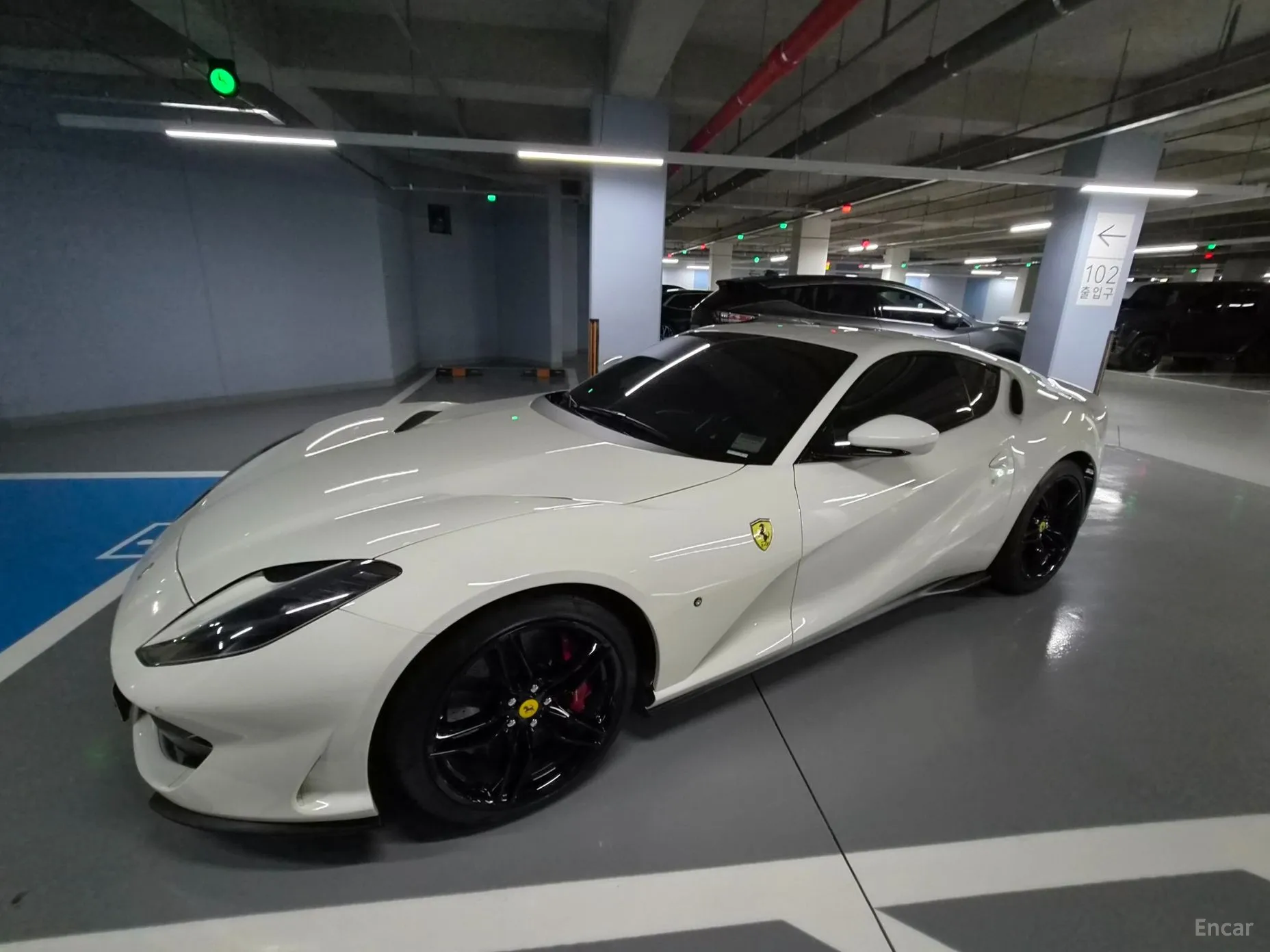 Ferrari 812 Superfast превью 11