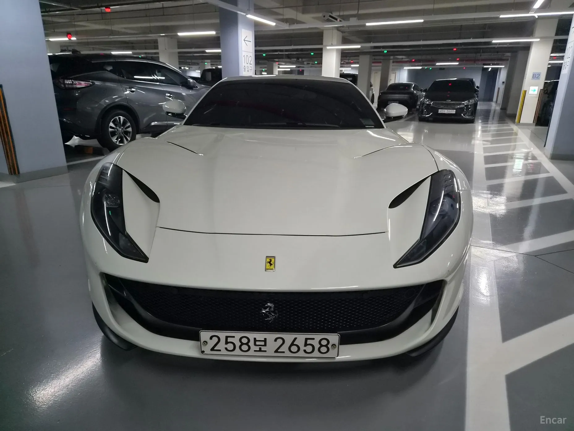 Ferrari 812 Superfast превью 3