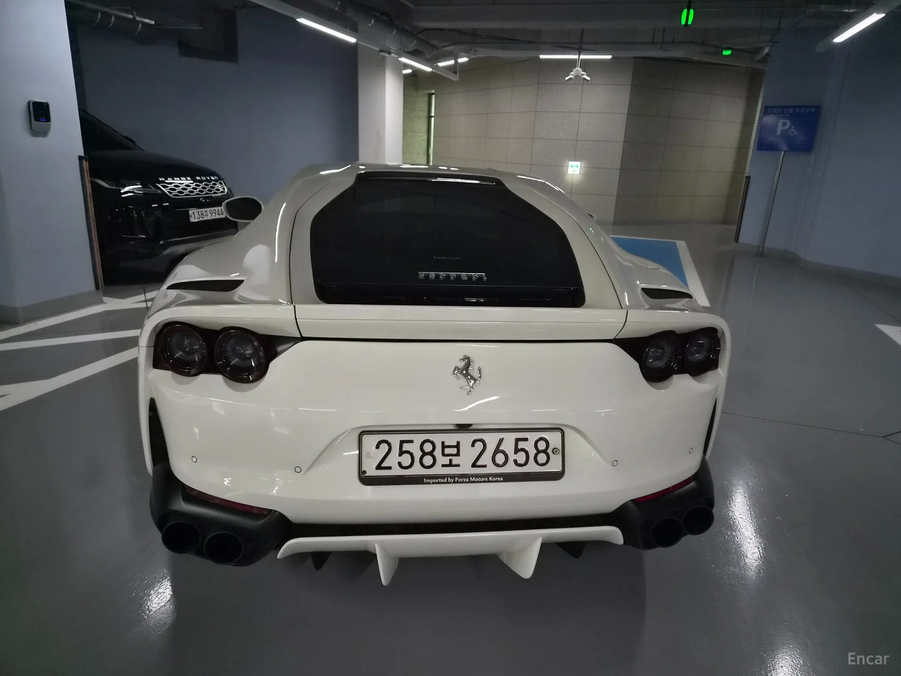 Ferrari 812 Superfast превью 4