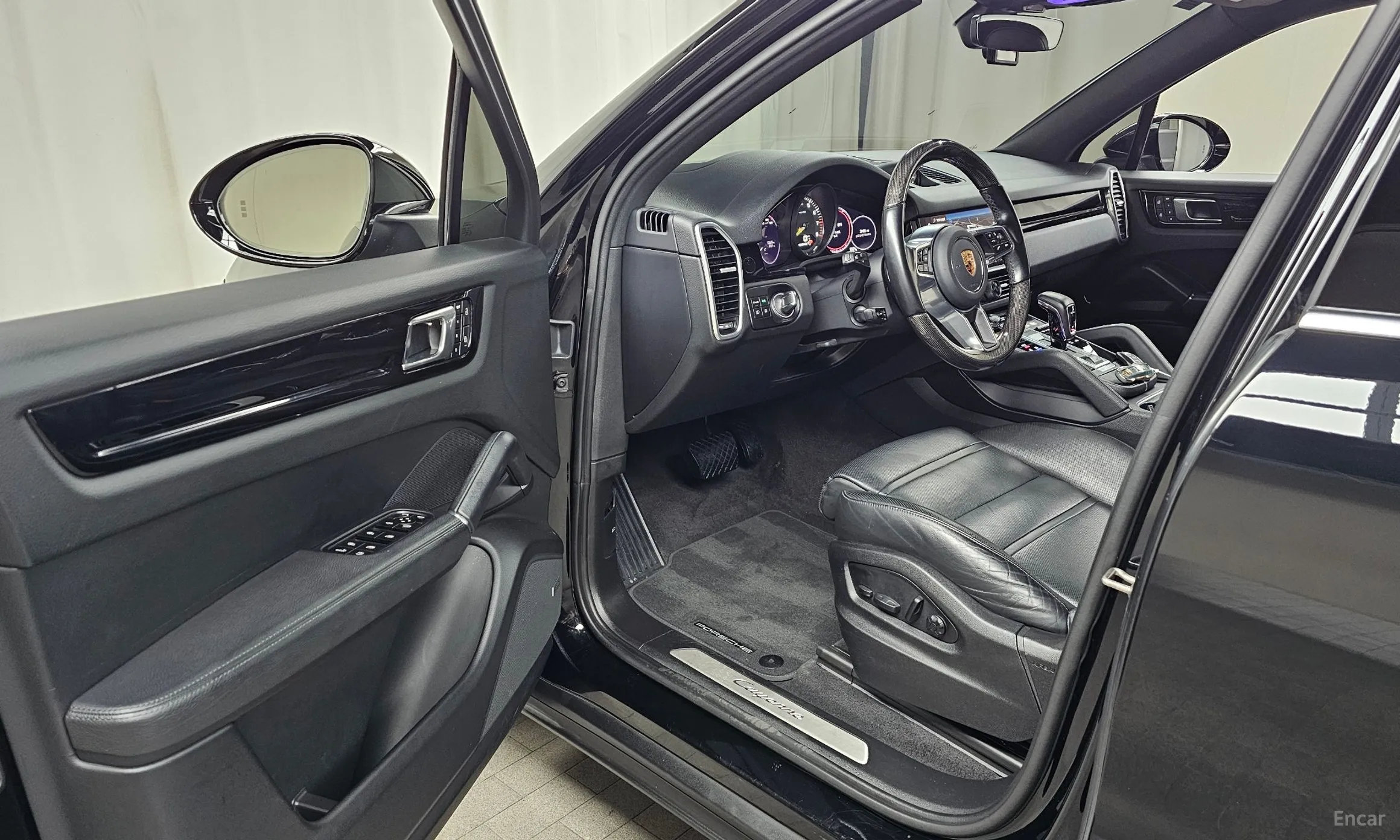 Porsche Cayenne (PO536) превью 10