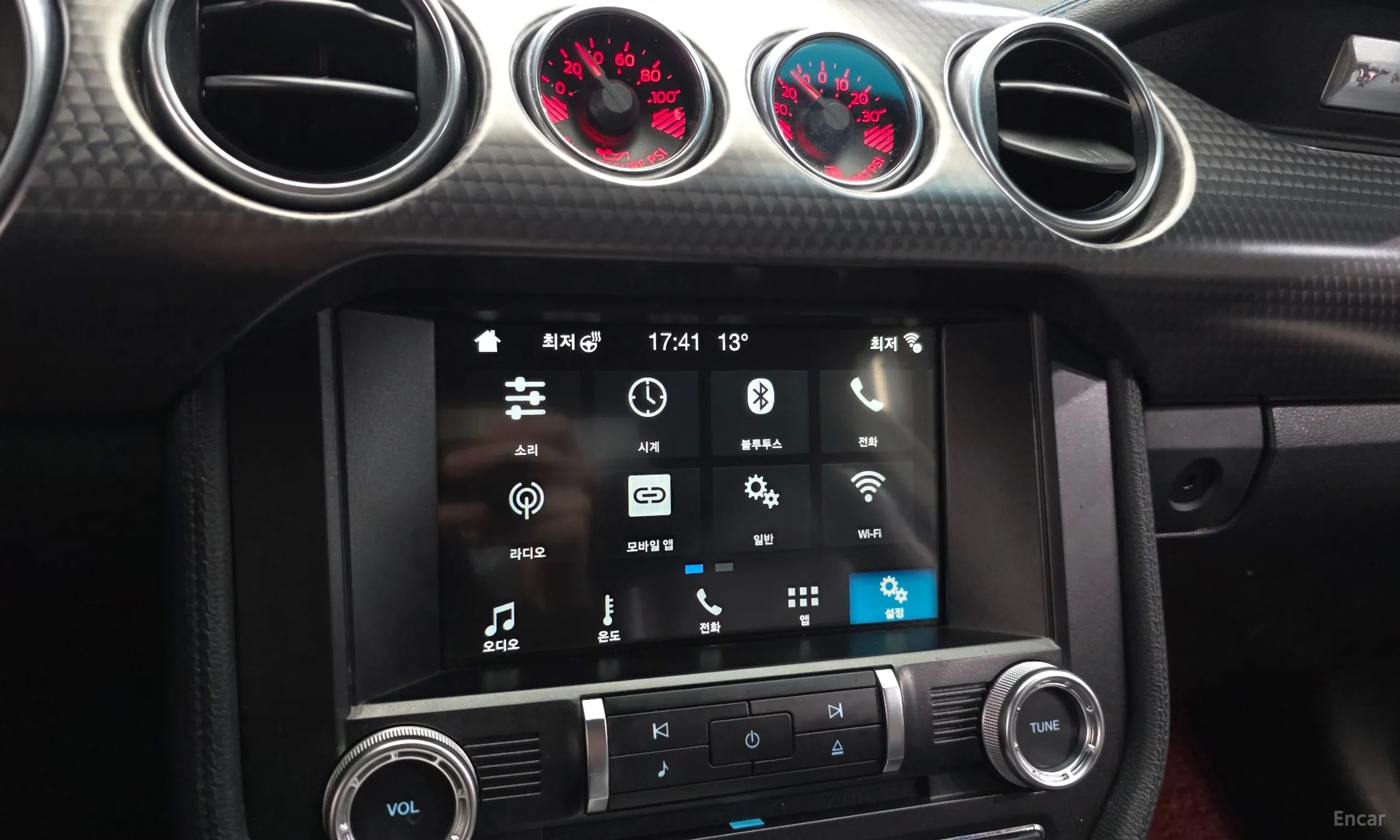 Ford Mustang превью 16