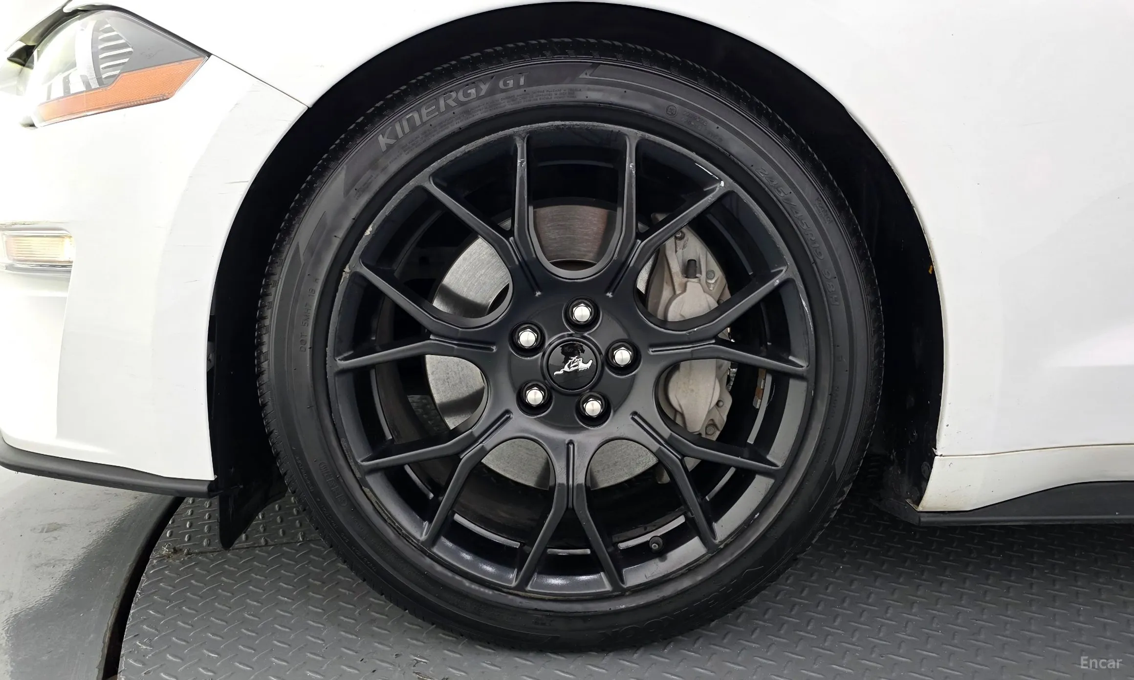 Ford Mustang превью 5