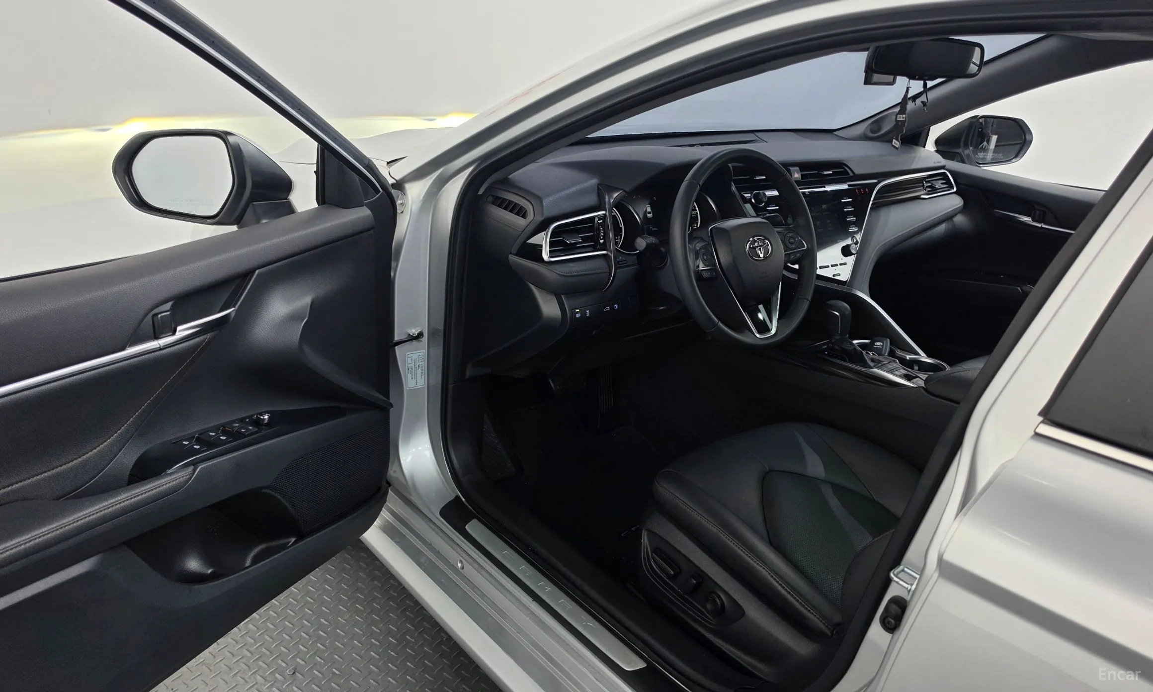 Toyota Camry (XV70) превью 10
