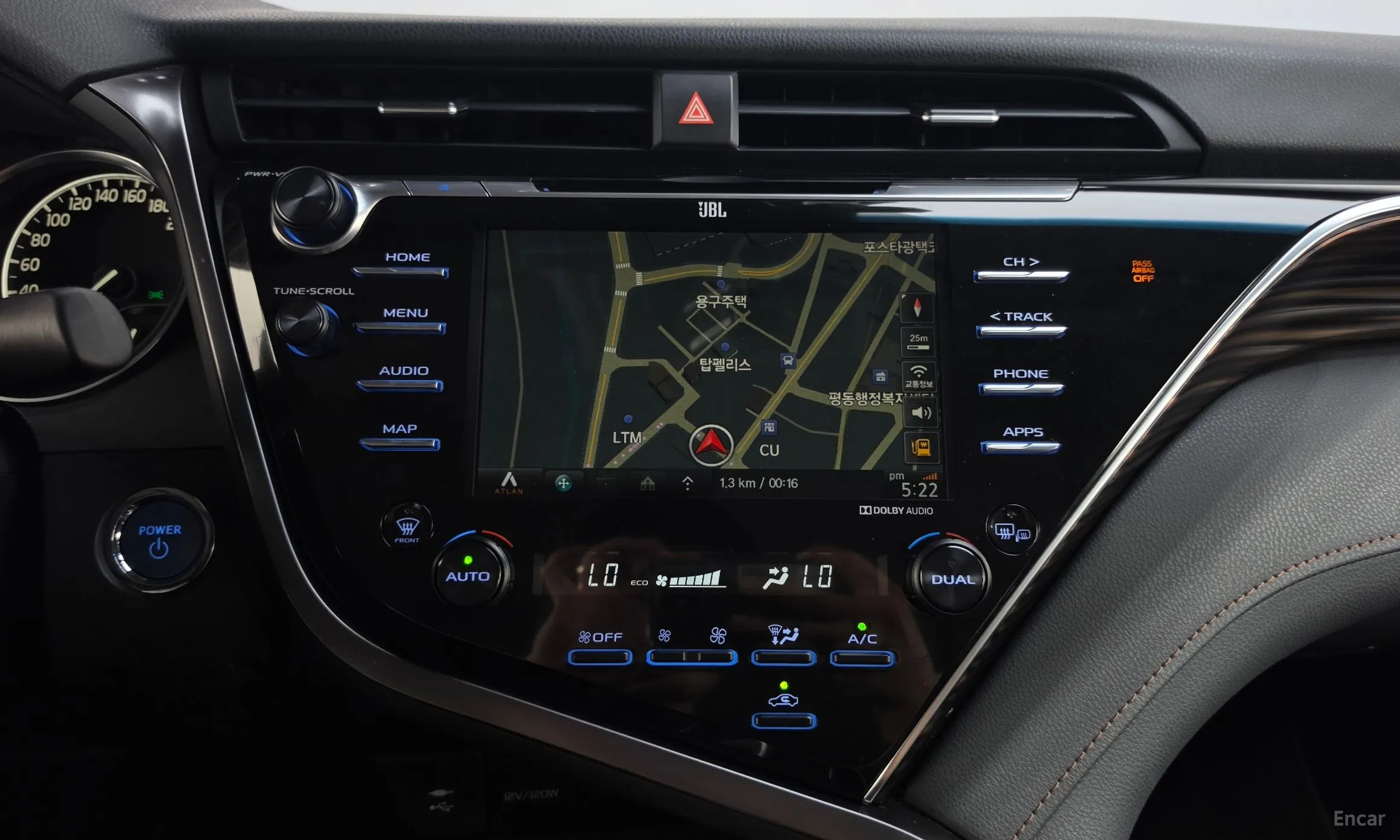 Toyota Camry (XV70) превью 14