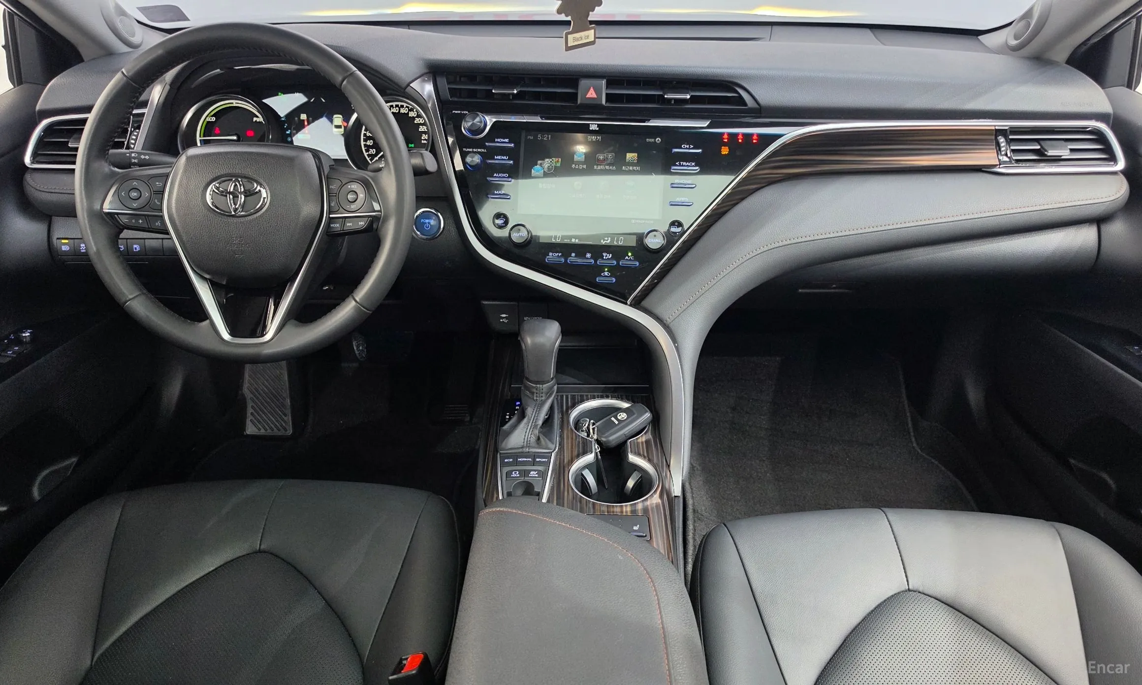 Toyota Camry (XV70) превью 7