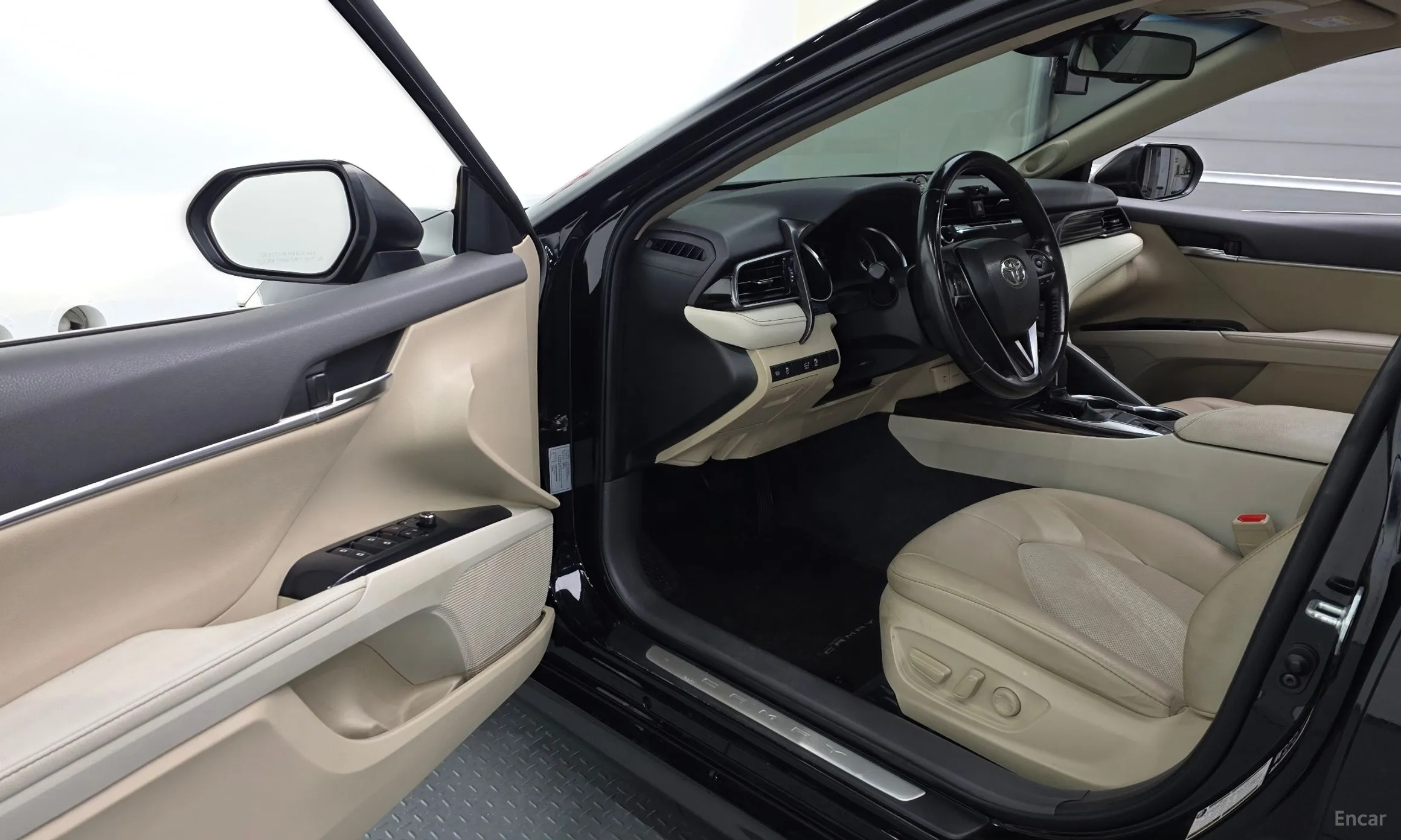 Toyota Camry (XV70) превью 10