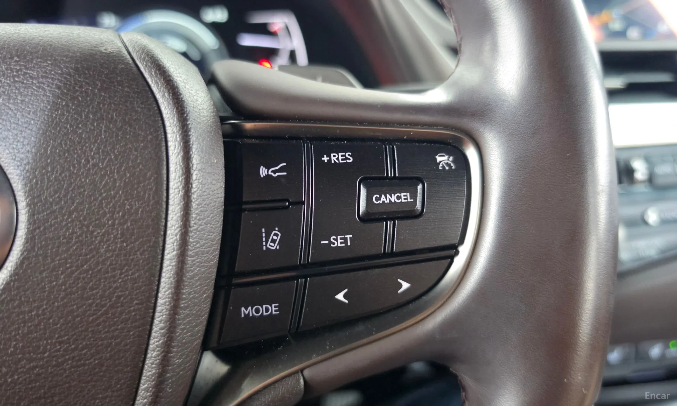 Lexus ES300h 7th Generation превью 16