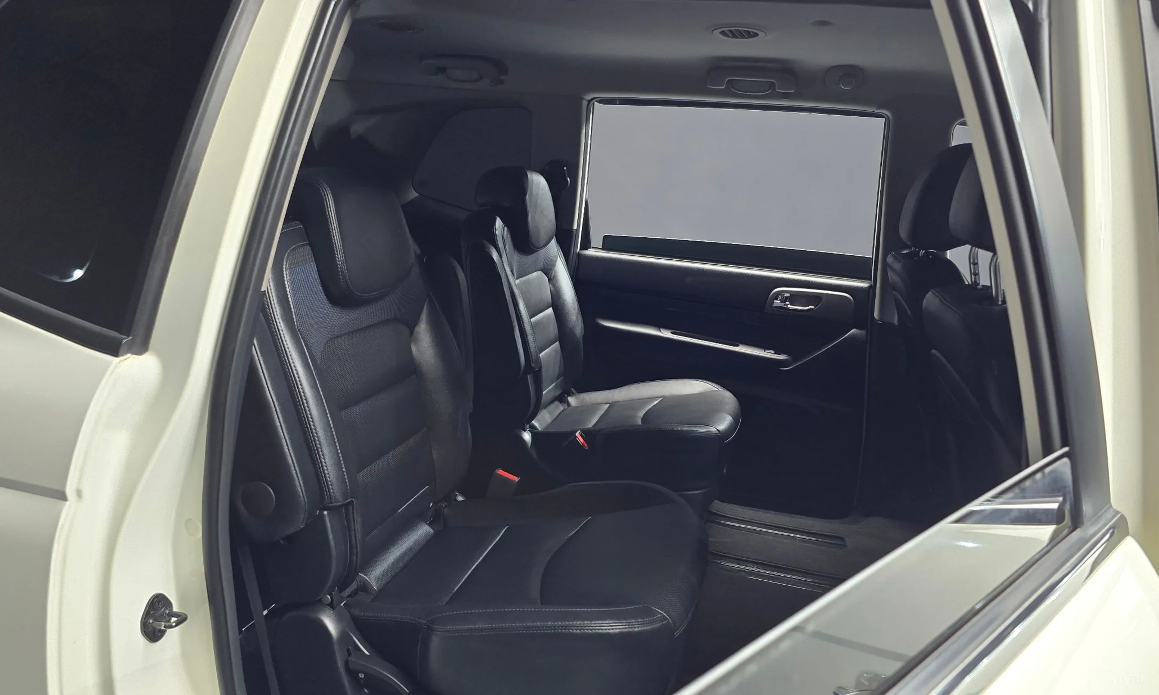 KG Mobility (SsangYong) Korando Turismo превью 12