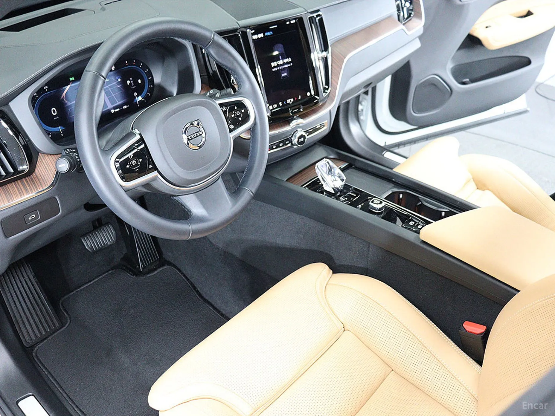 Volvo XC60 Gen 2 превью 11