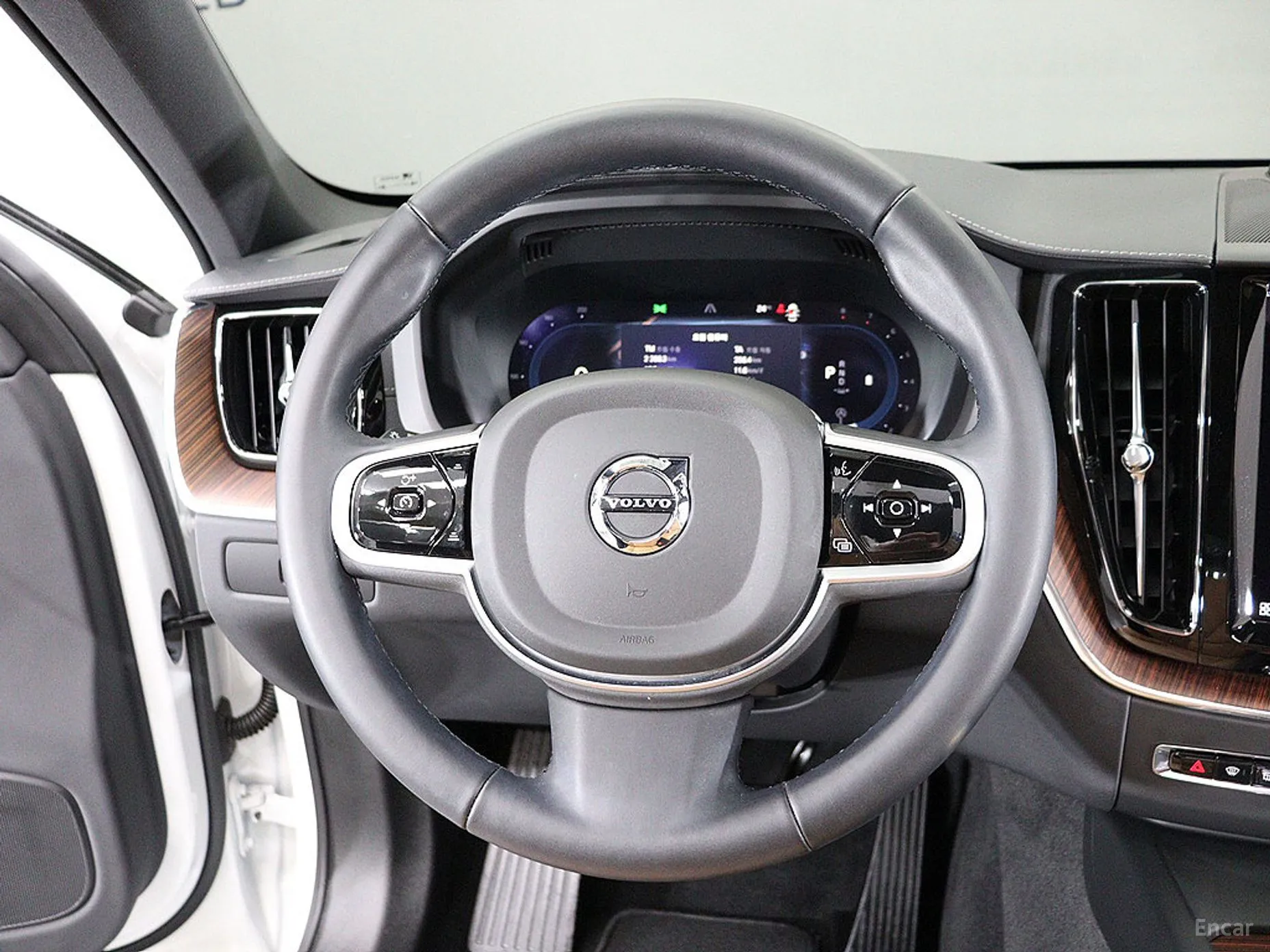 Volvo XC60 Gen 2 превью 7