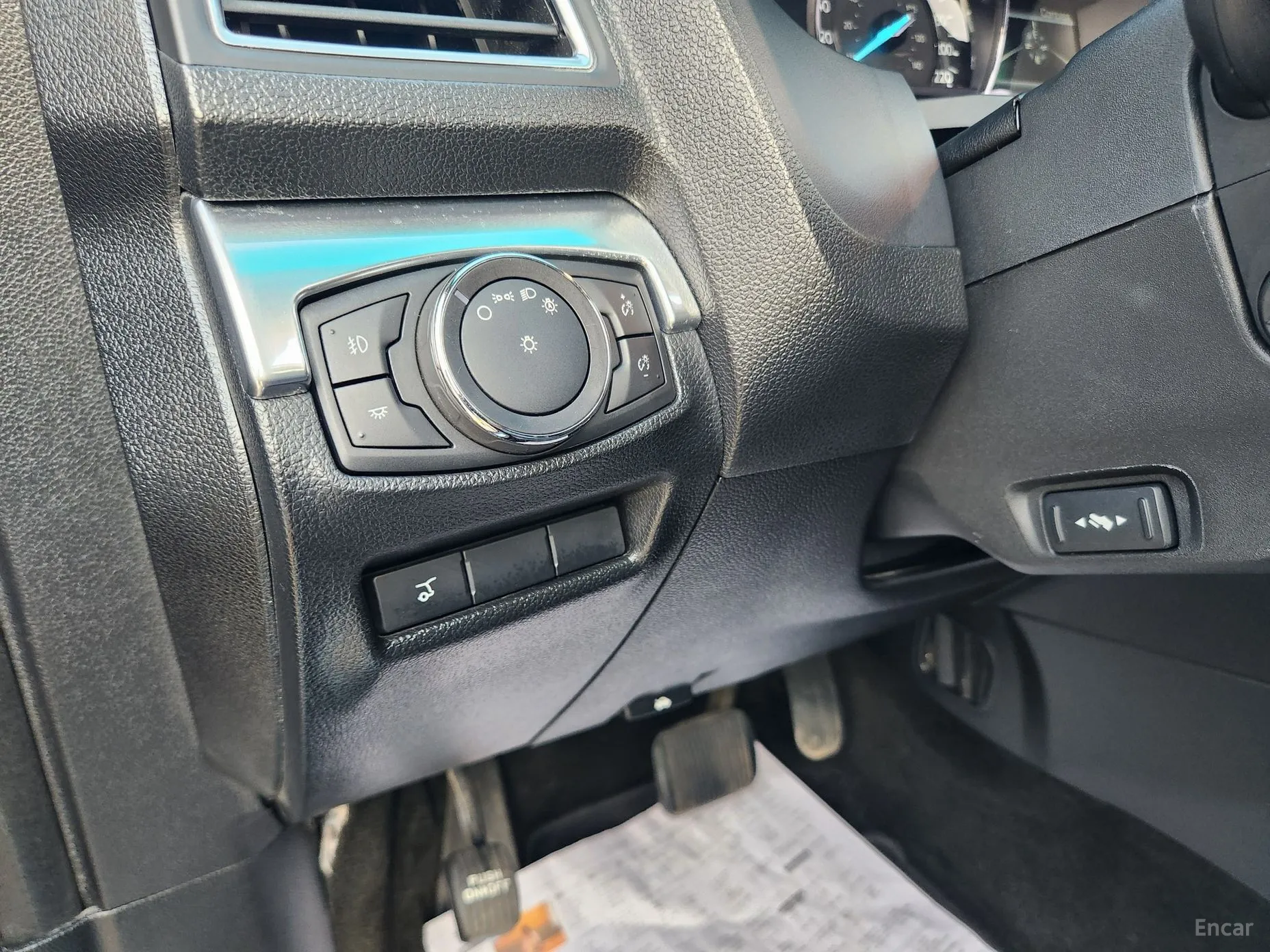 Ford Explorer превью 15