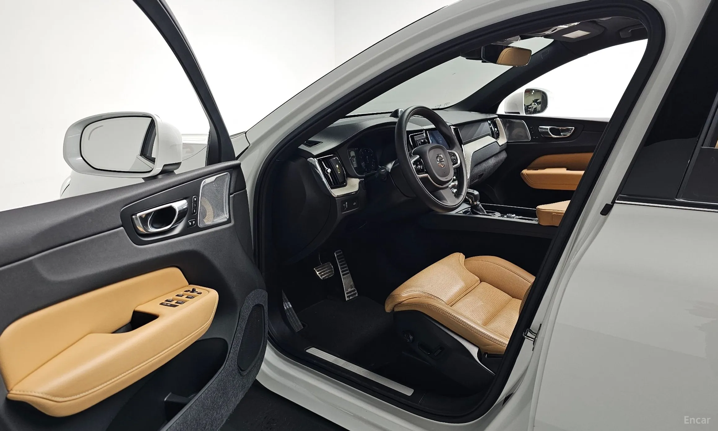 Volvo XC60 Gen 2 превью 10