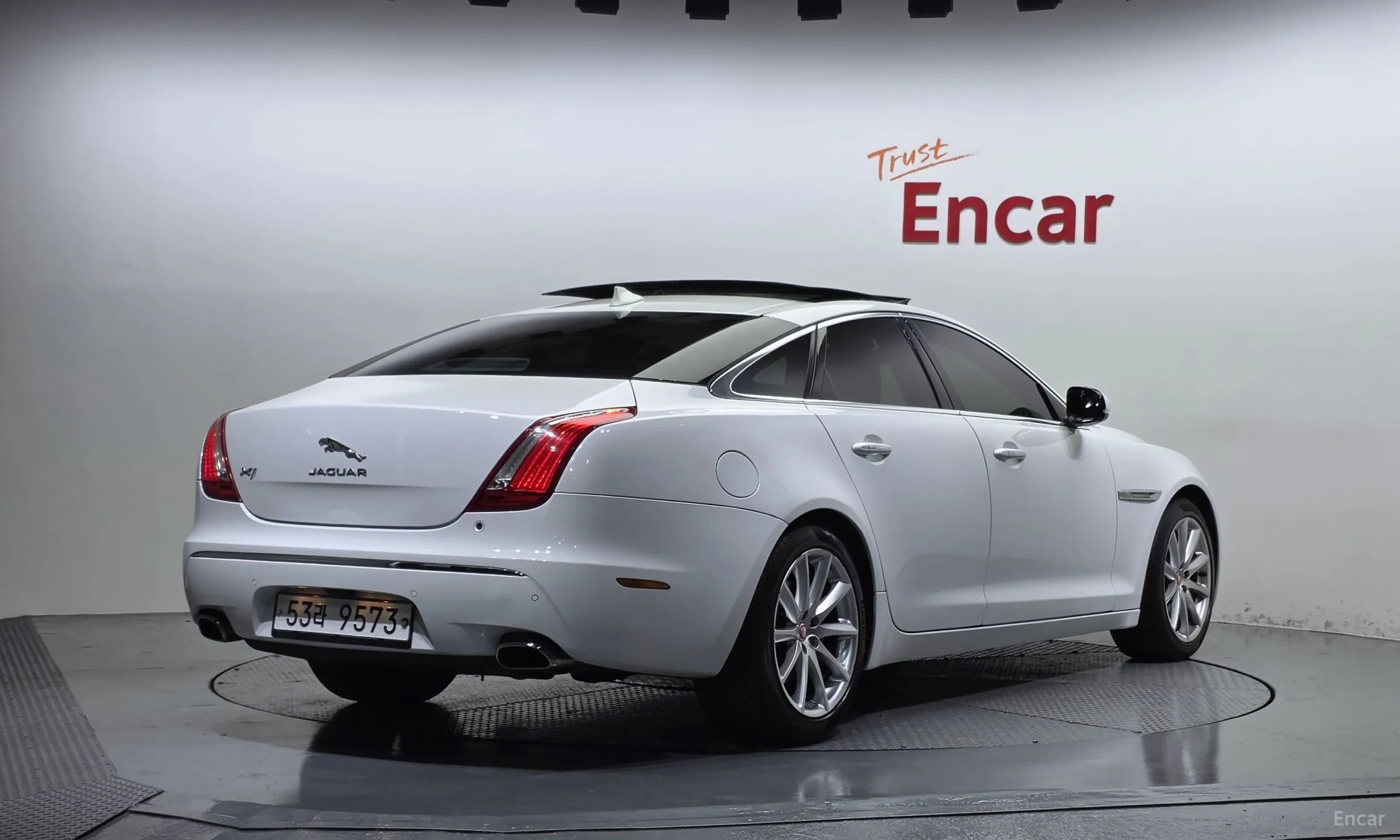 Jaguar All New XJ
