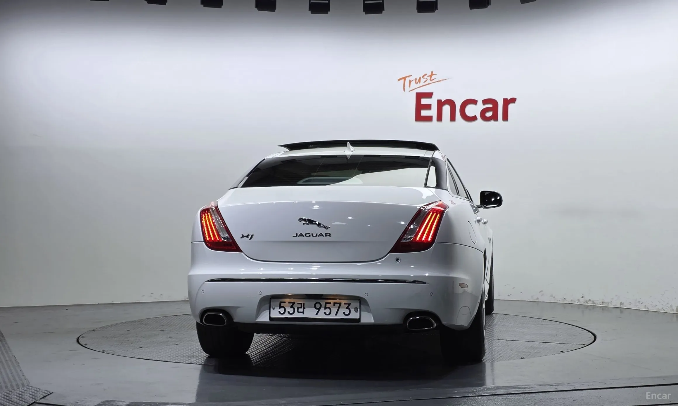 Jaguar All New XJ превью 4