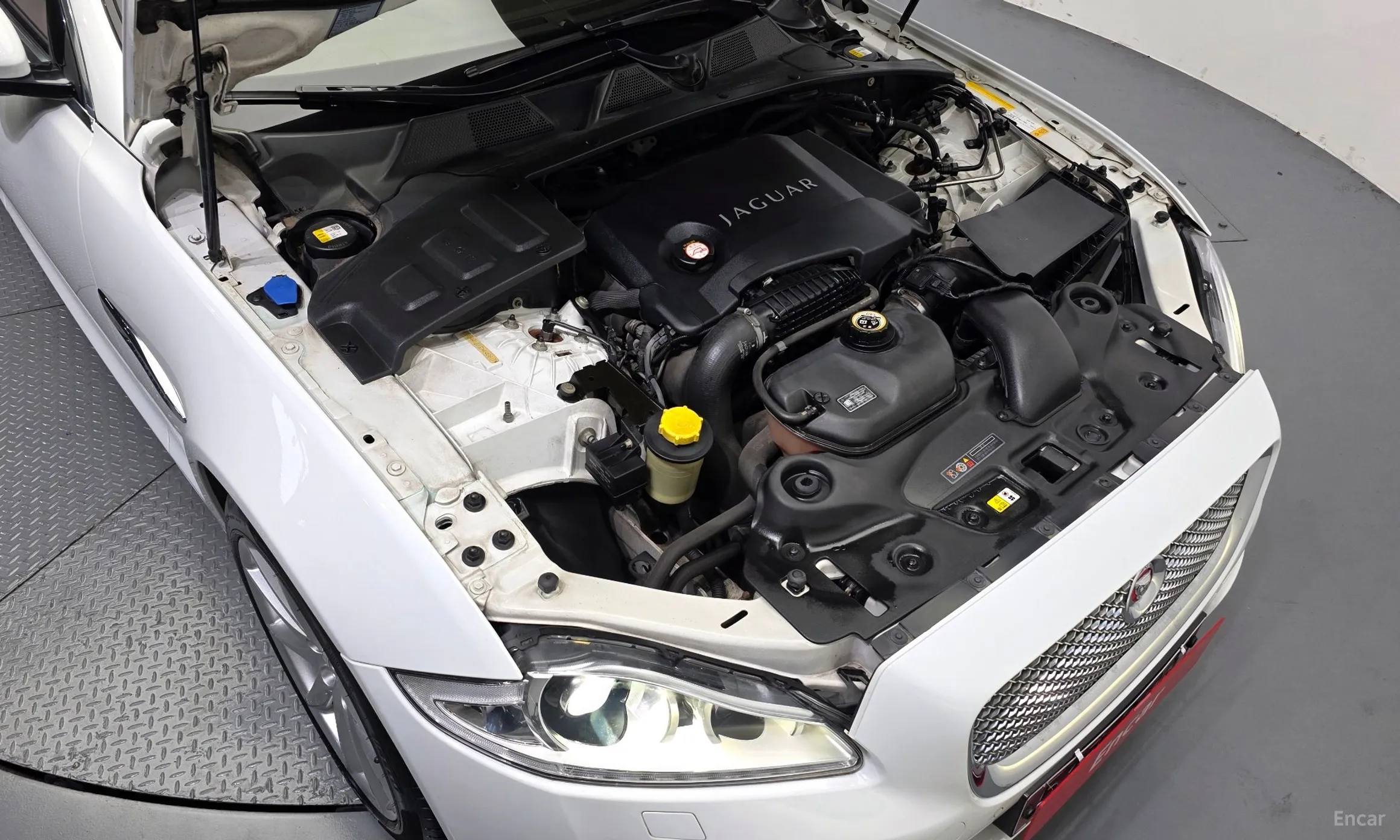 Jaguar All New XJ превью 6