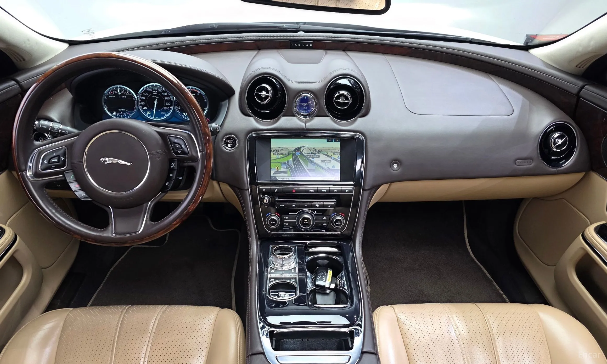 Jaguar All New XJ превью 7