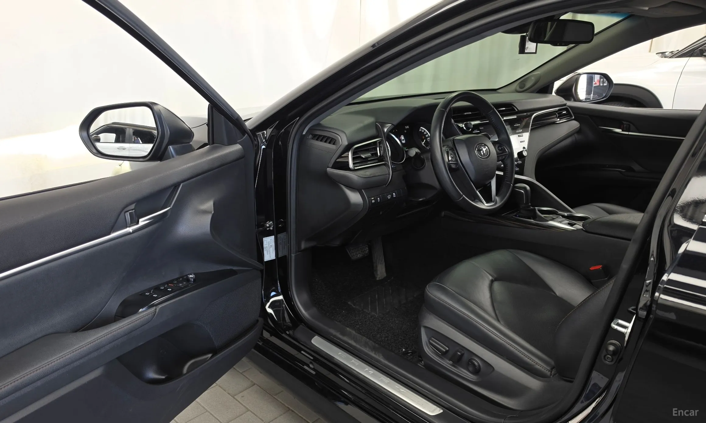 Toyota Camry (XV70) превью 10