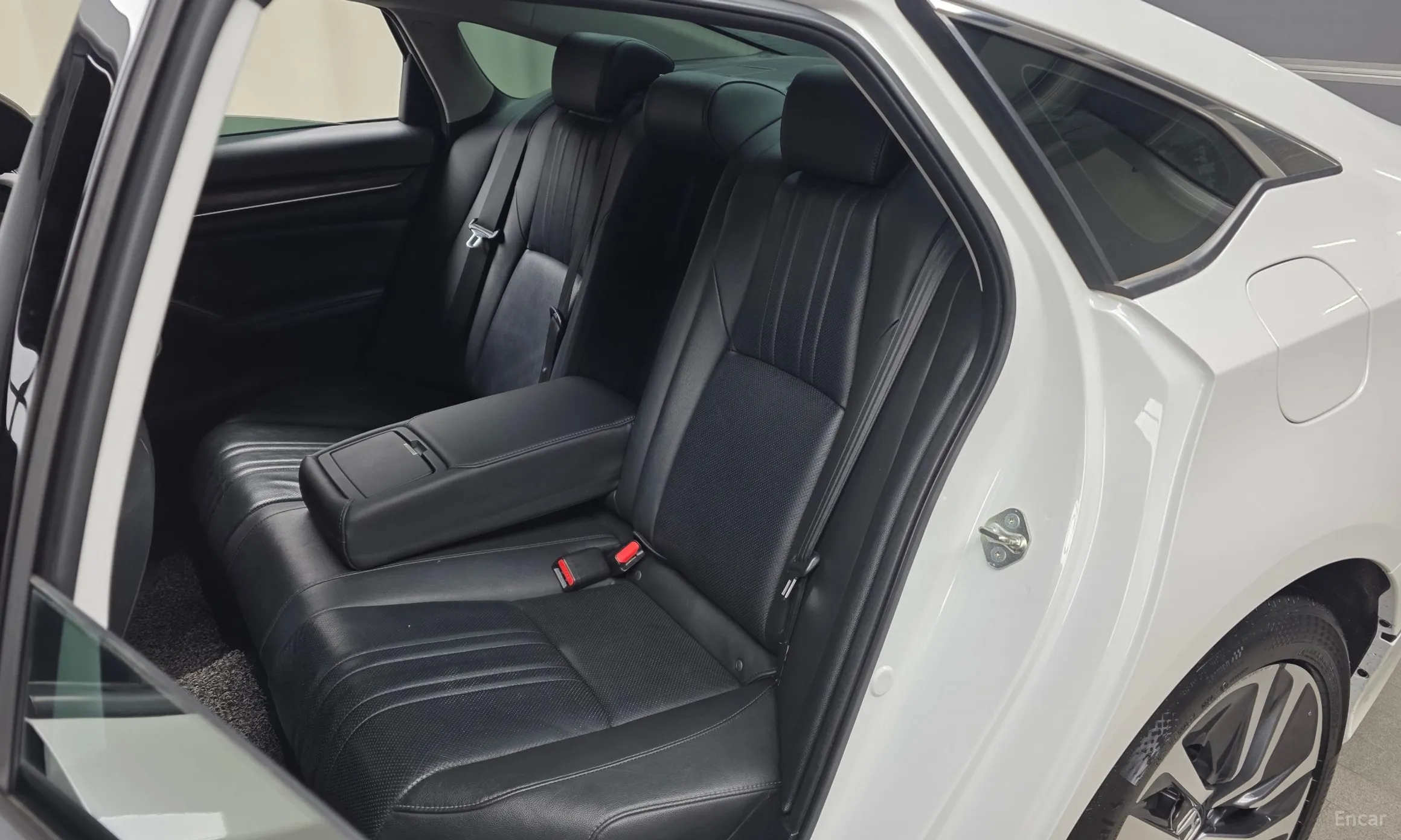 Honda Accord 10th Generation превью 12