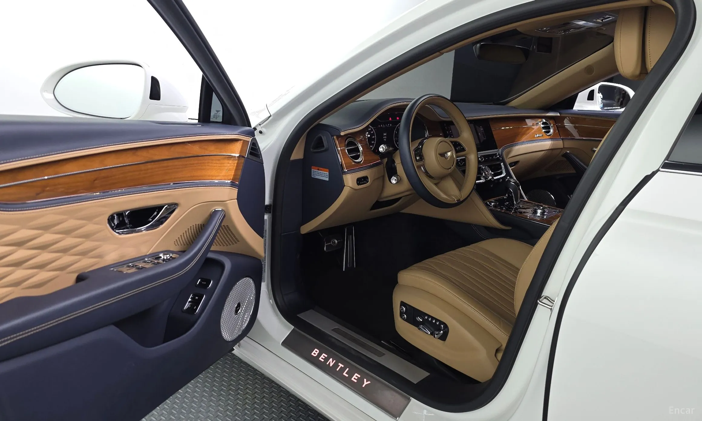 Bentley Flying Spur 3rd Generation превью 10