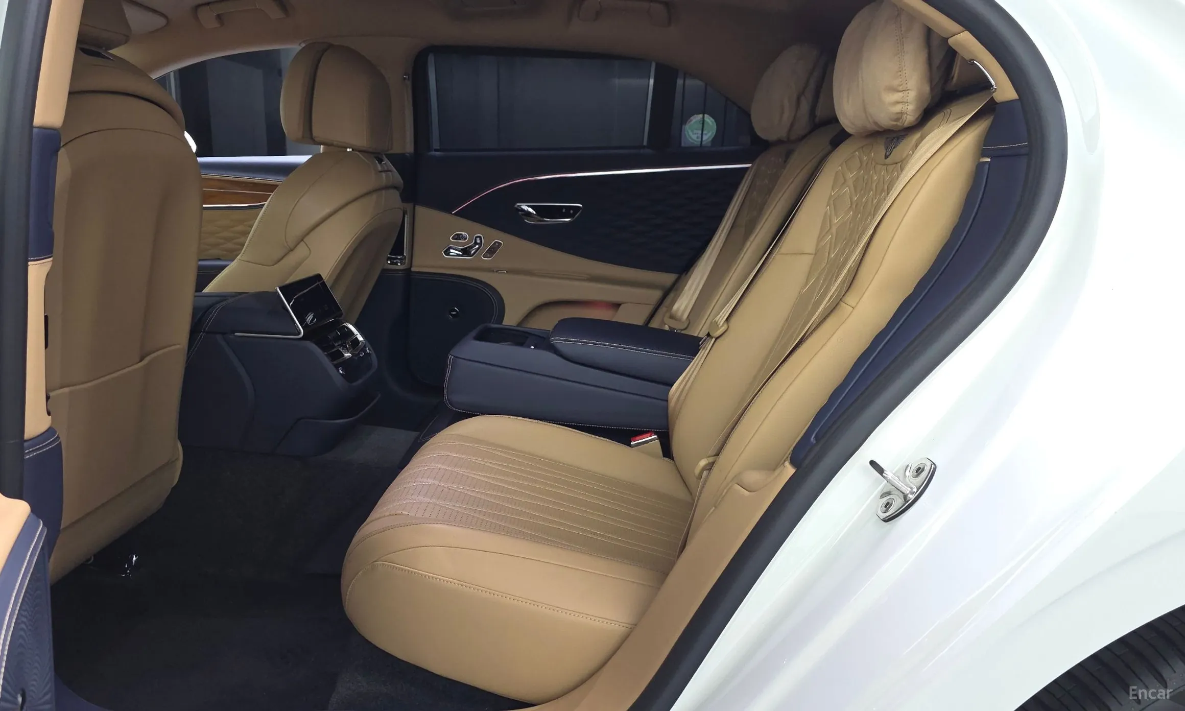 Bentley Flying Spur 3rd Generation превью 12