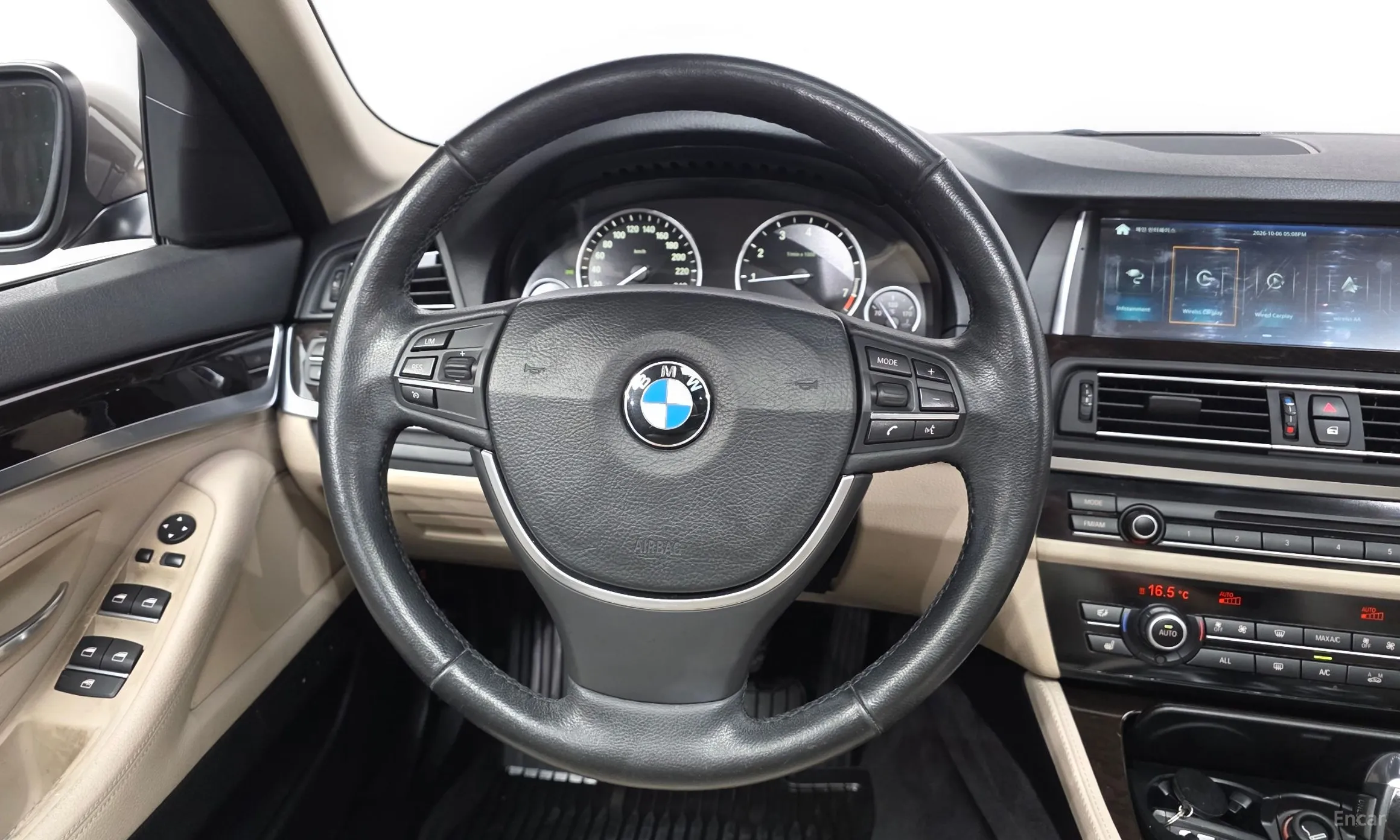 BMW 5 Series (F10) превью 13
