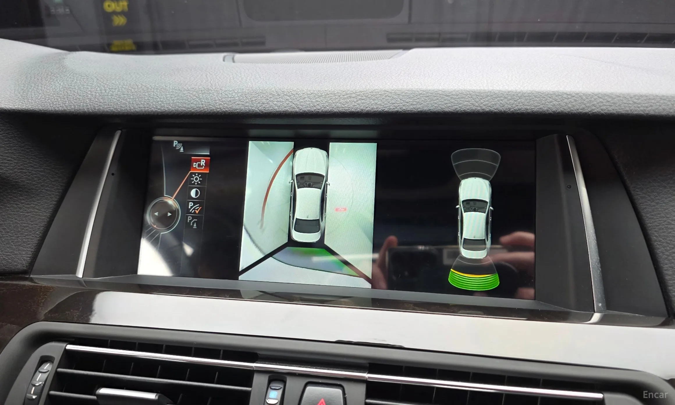 BMW 5 Series (F10) превью 16