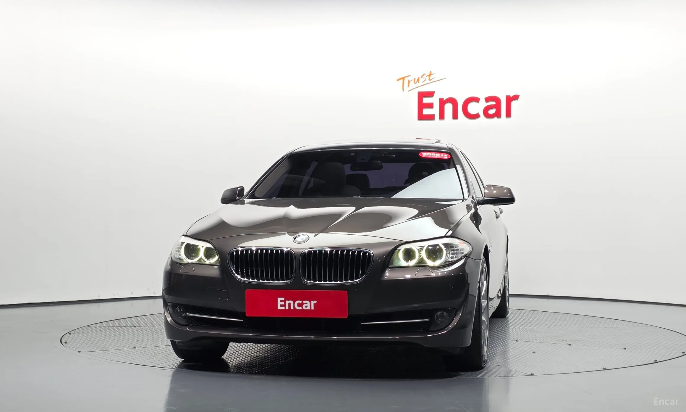 BMW 5 Series (F10) превью 3