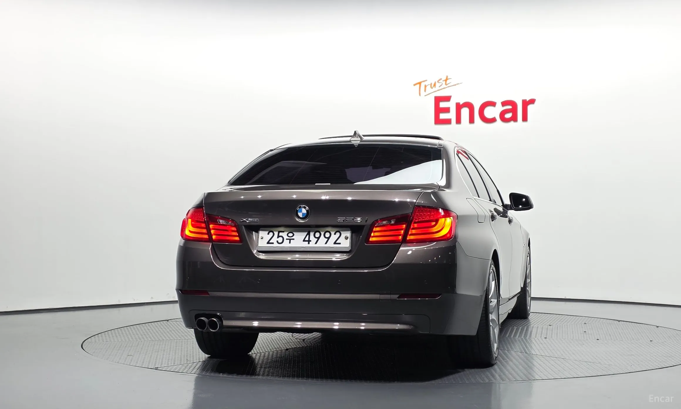 BMW 5 Series (F10) превью 4