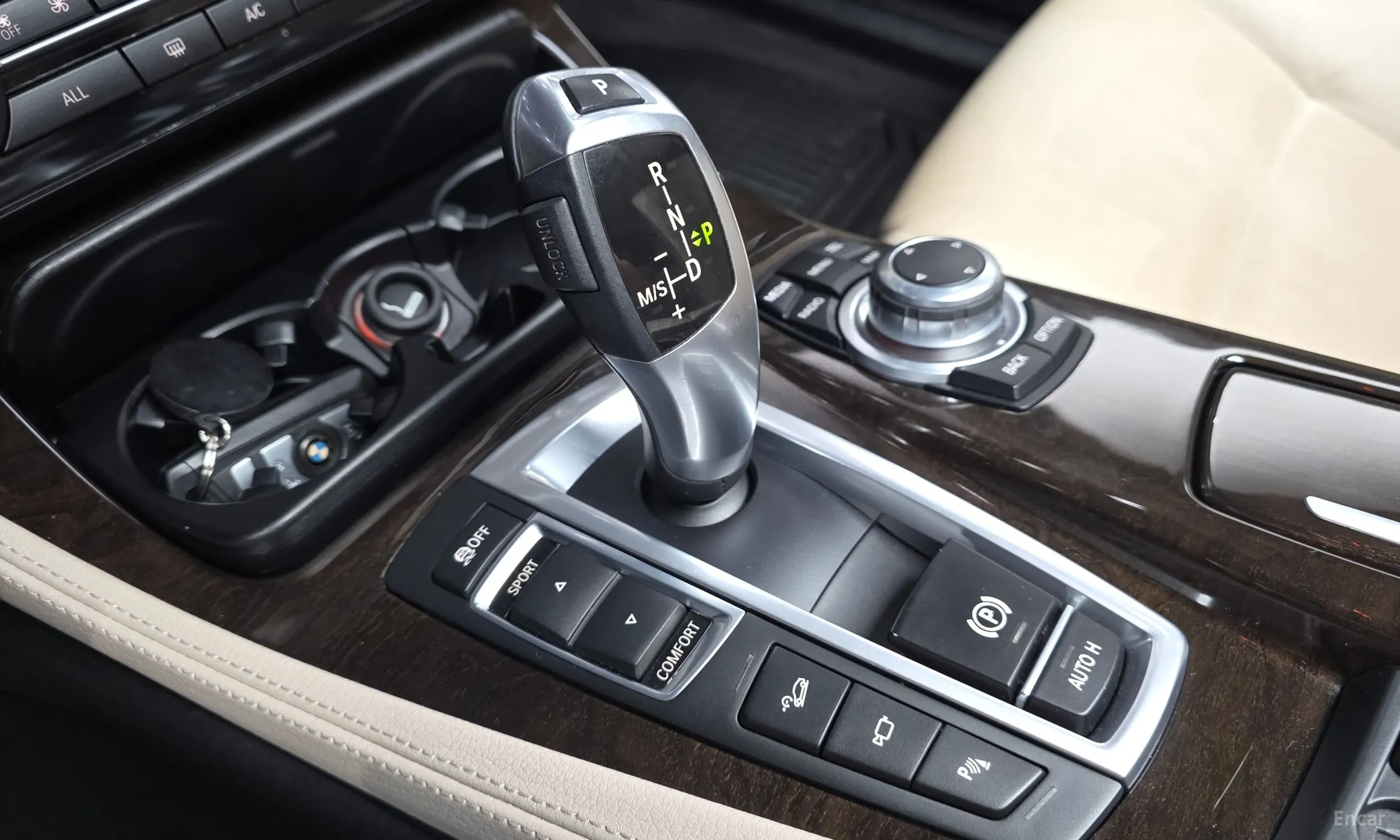 BMW 5 Series (F10) превью 9