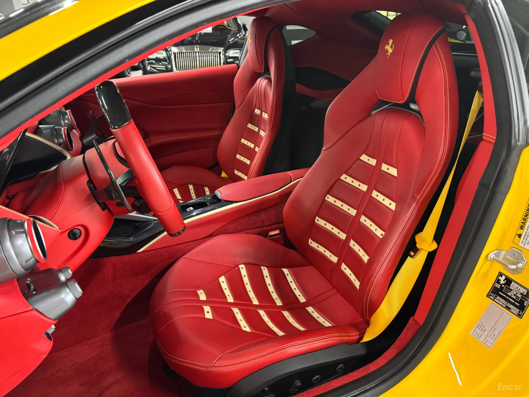 Ferrari 812 Superfast превью 6
