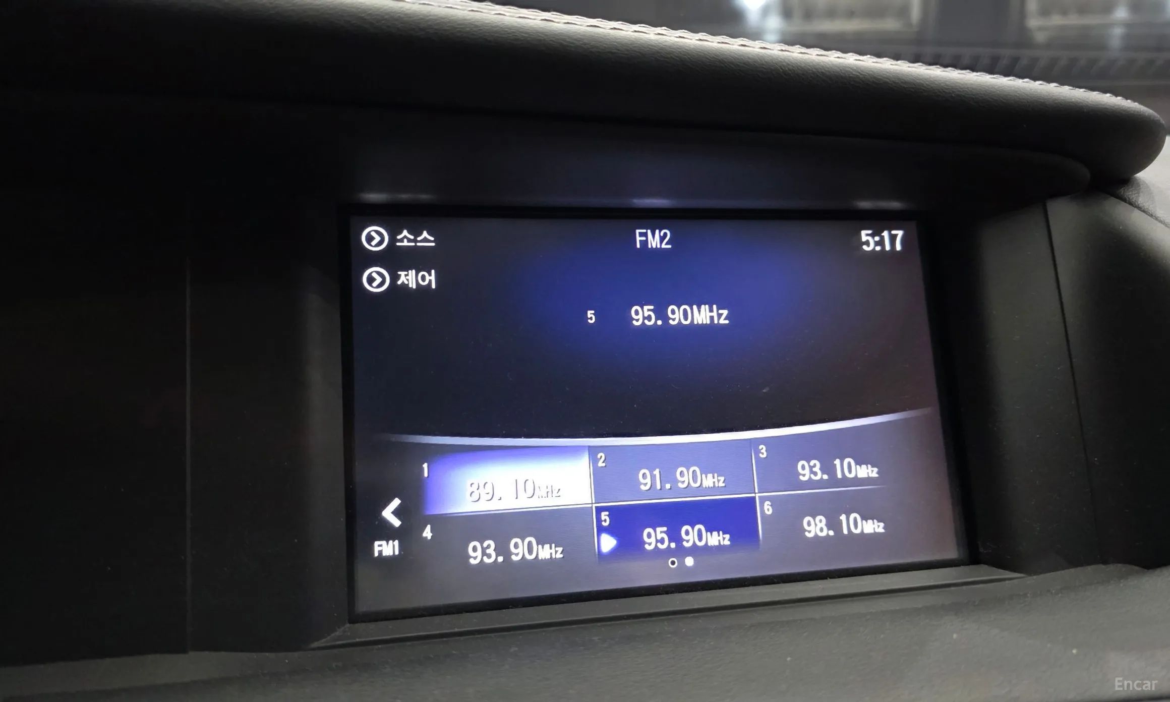 Infiniti Q30 превью 14