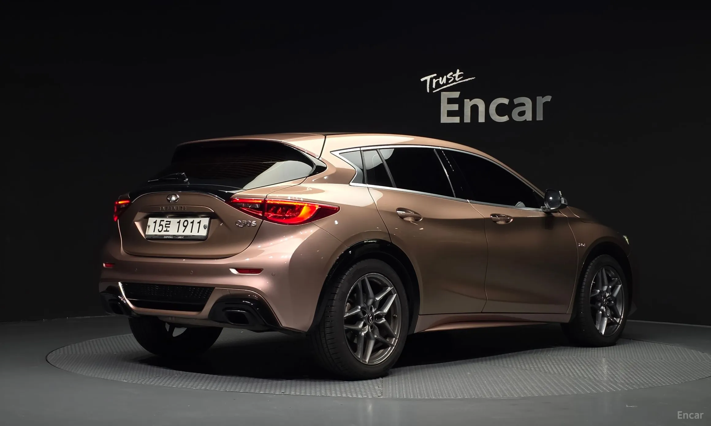 Infiniti Q30
