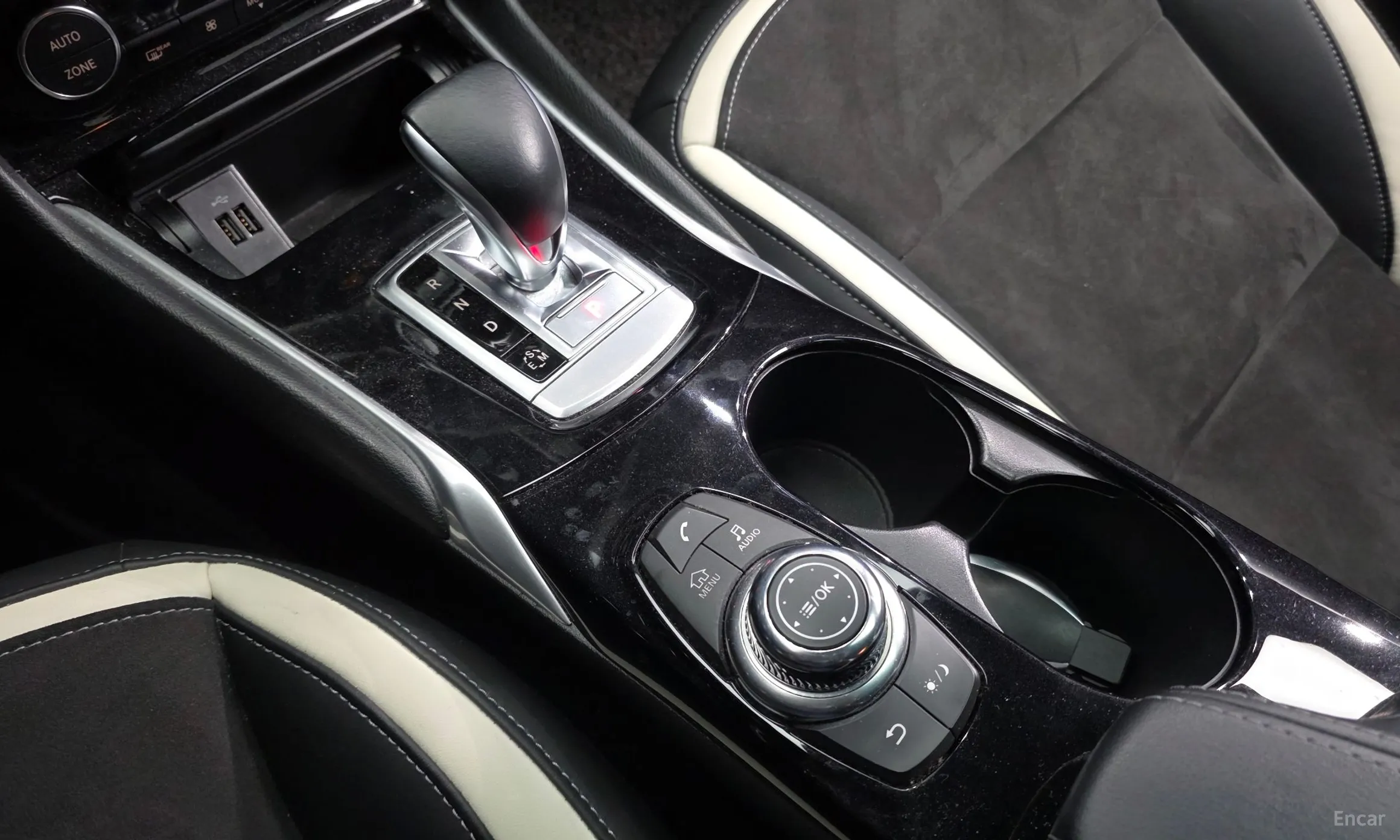 Infiniti Q30 превью 9