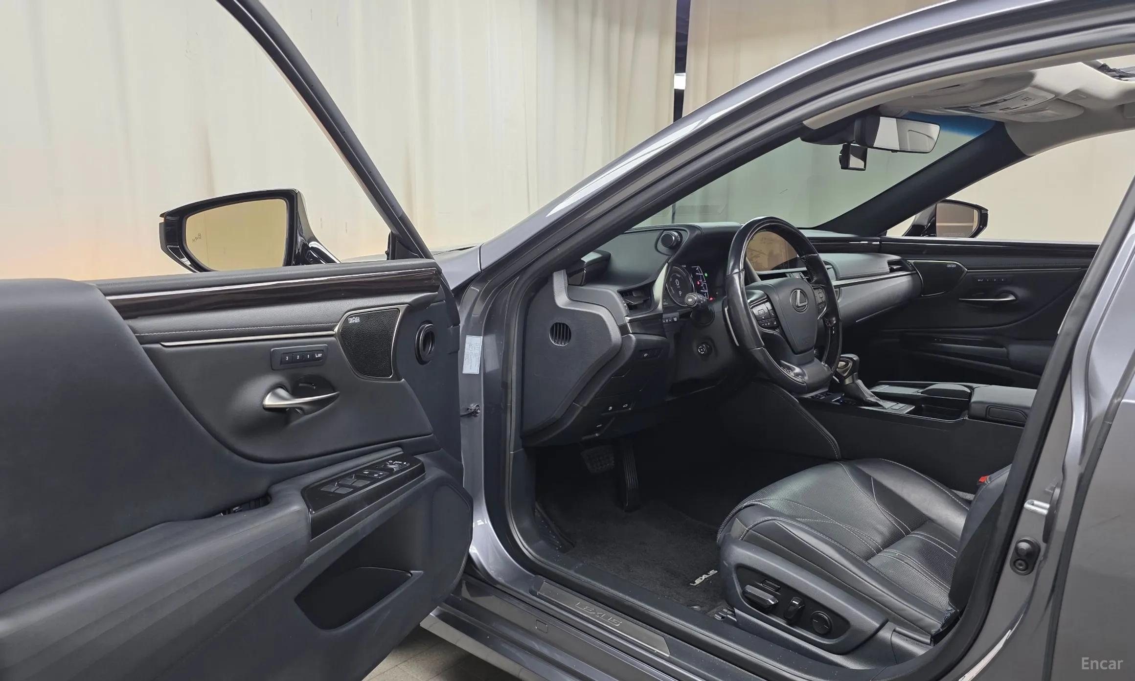 Lexus ES300h 7th Generation превью 10