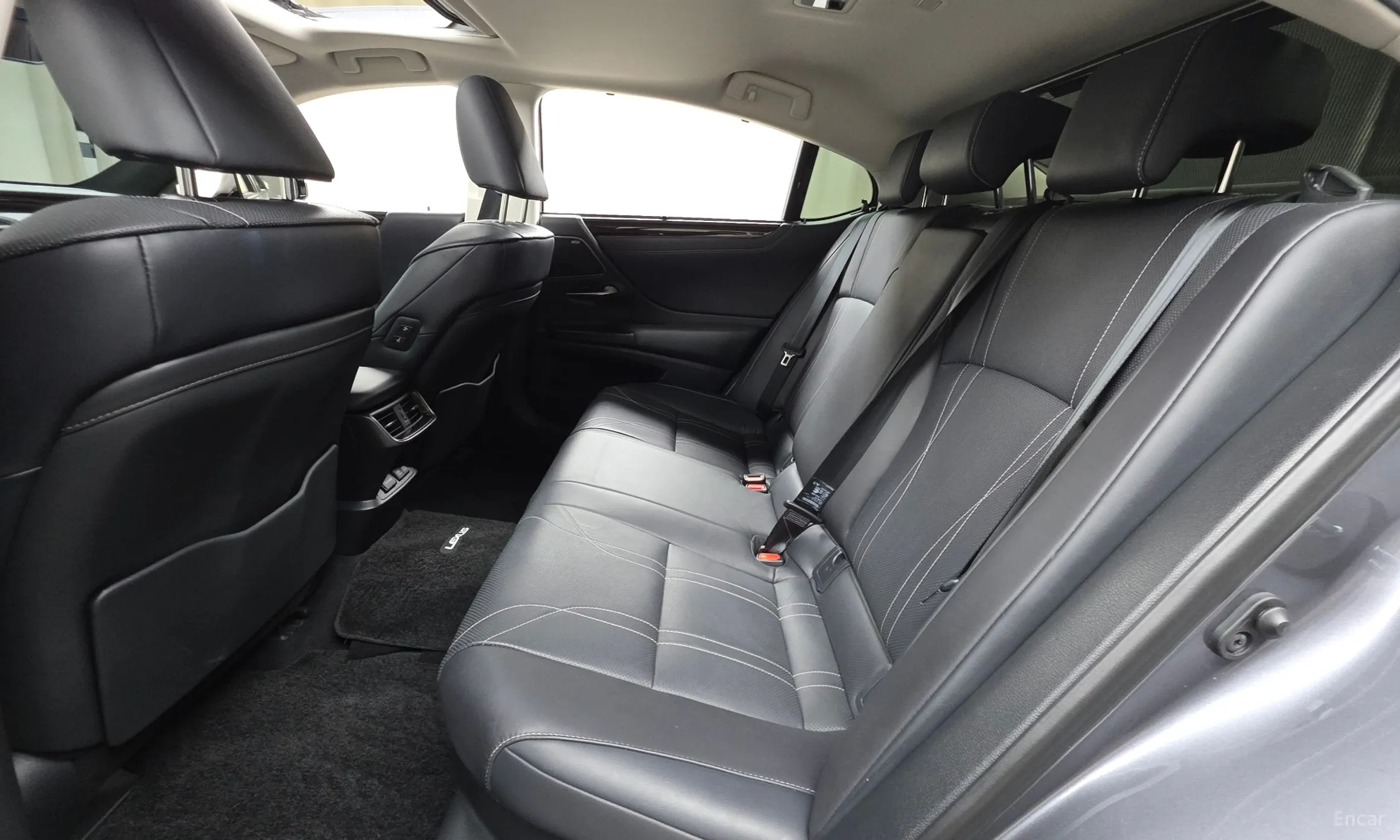 Lexus ES300h 7th Generation превью 12
