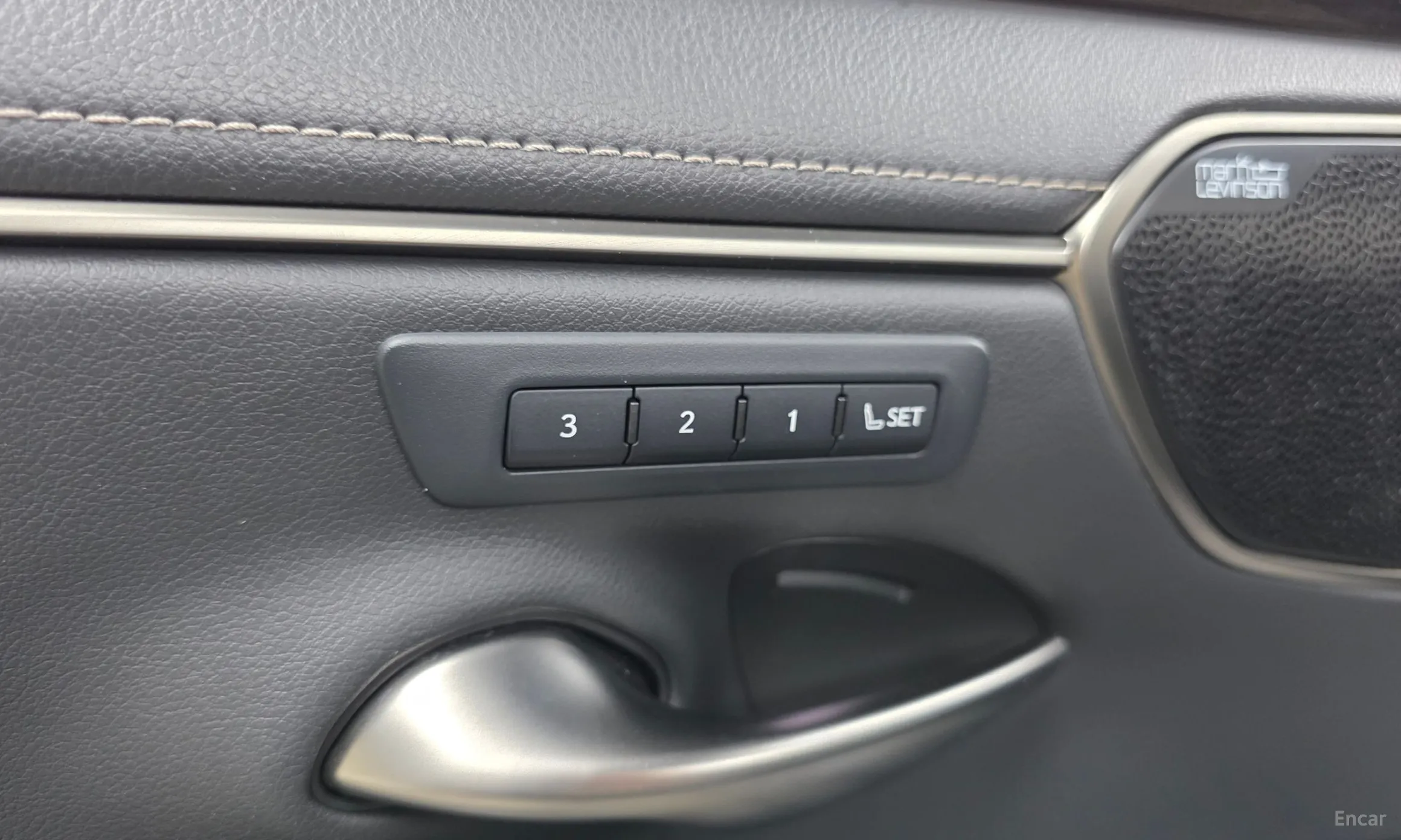 Lexus ES300h 7th Generation превью 17