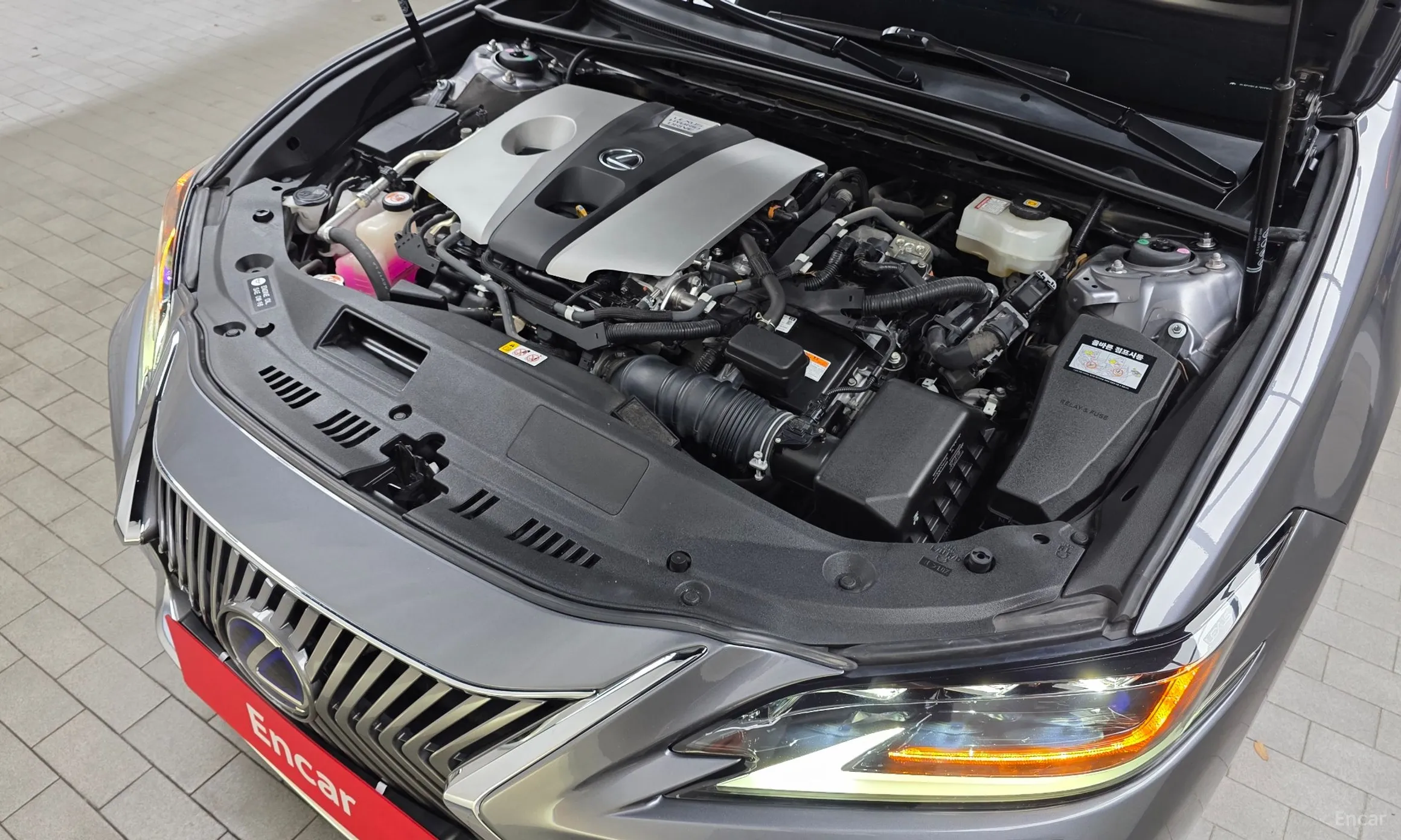 Lexus ES300h 7th Generation превью 6