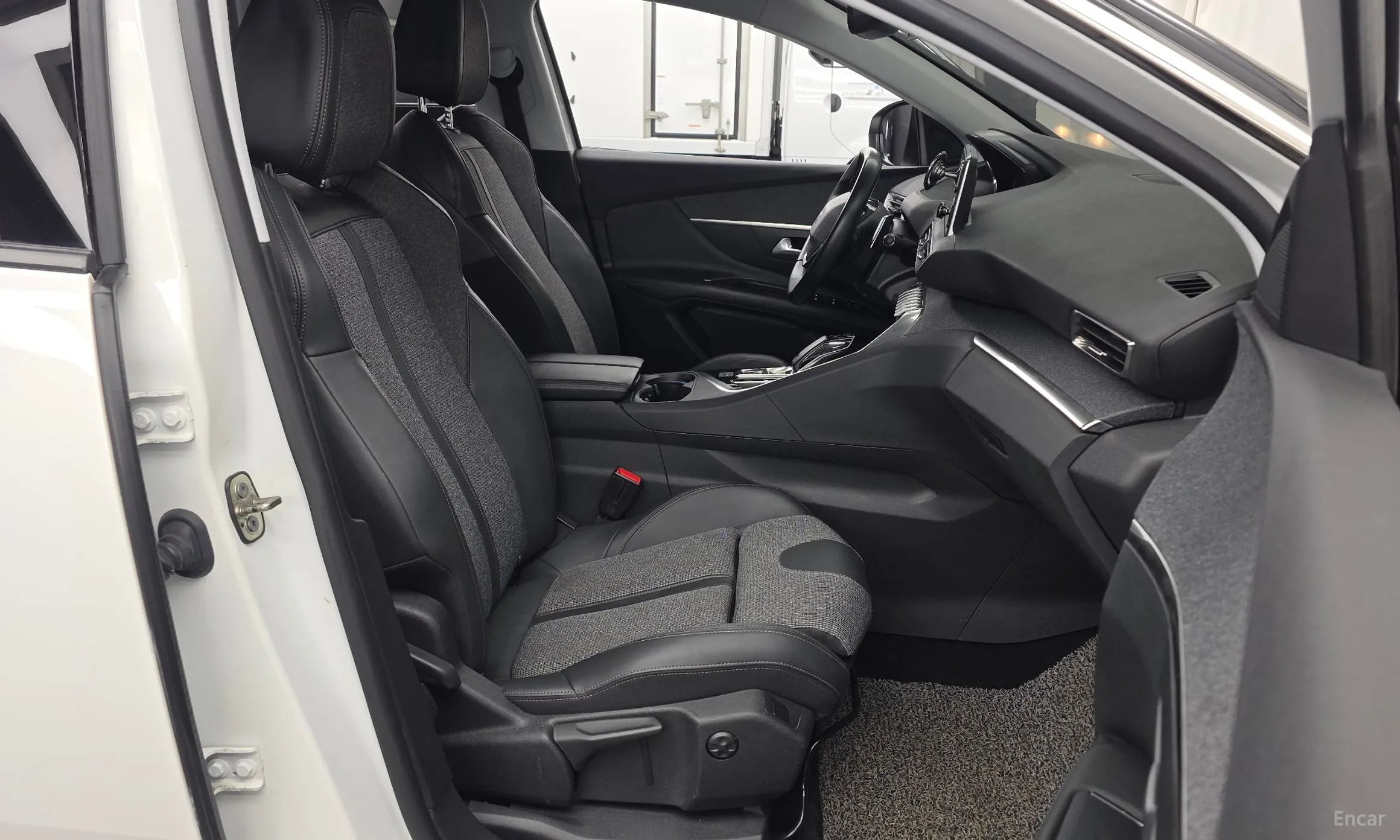 Peugeot 3008 2nd generation превью 11