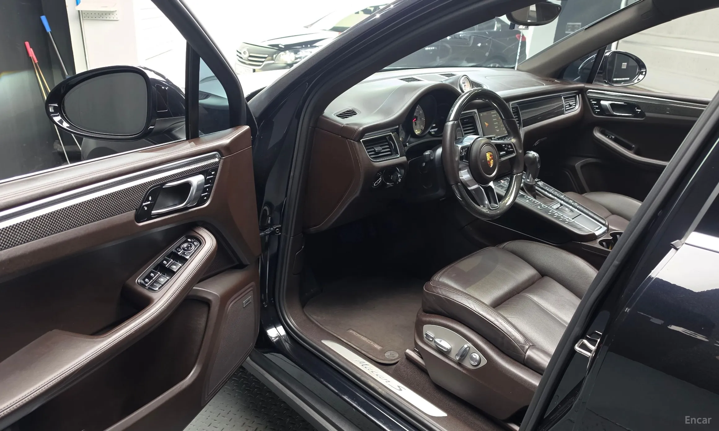 Porsche Macan превью 10