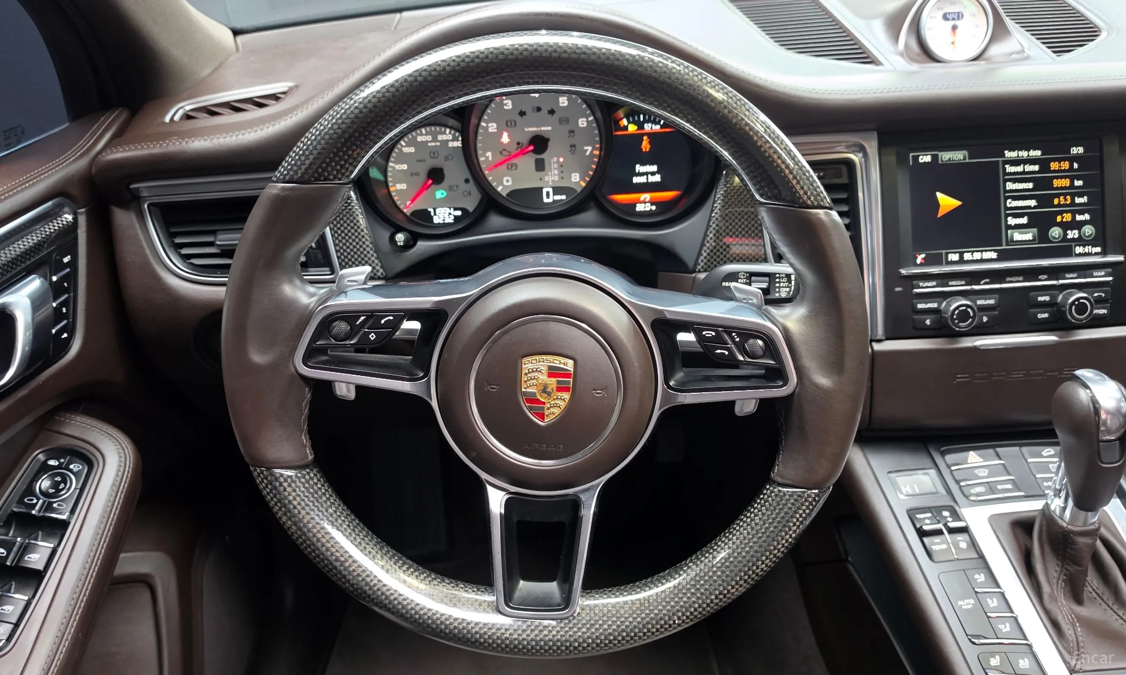 Porsche Macan превью 12
