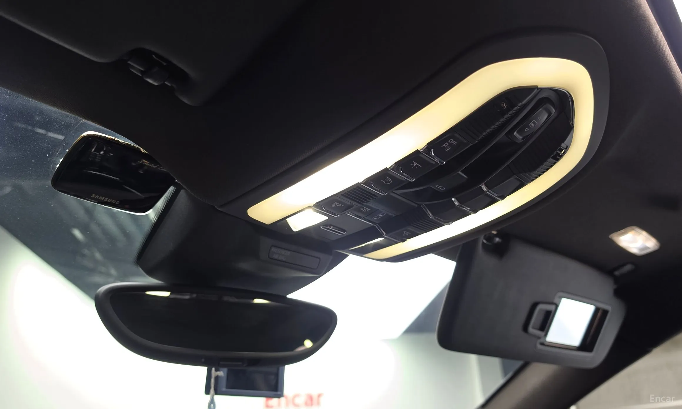 Porsche Macan превью 17