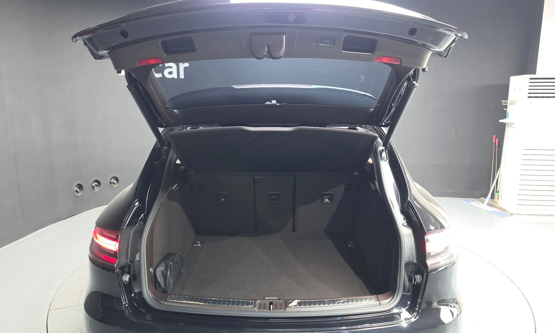 Porsche Macan превью 20