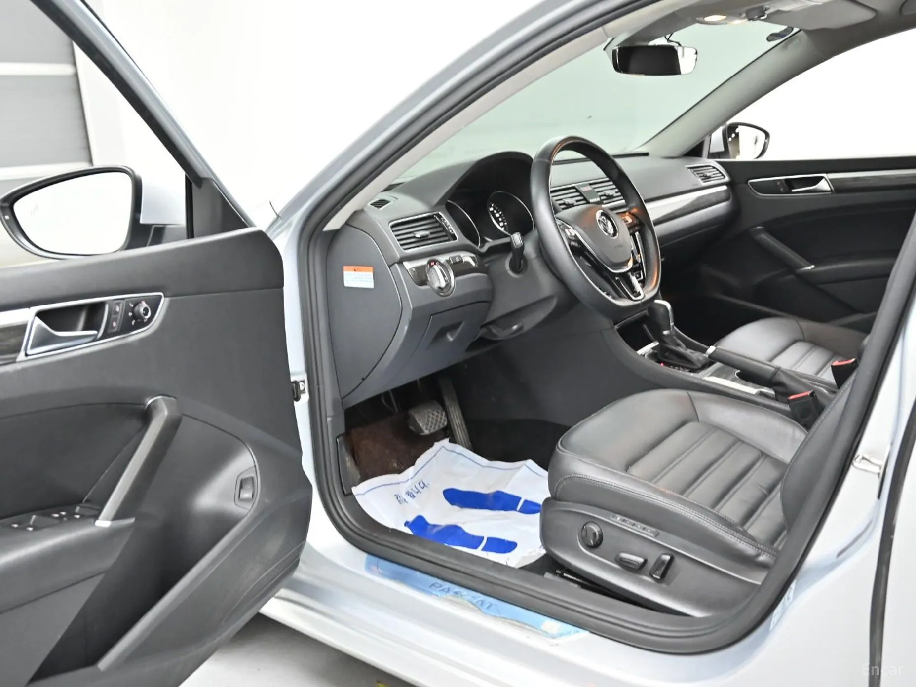 Volkswagen The New Passat превью 11