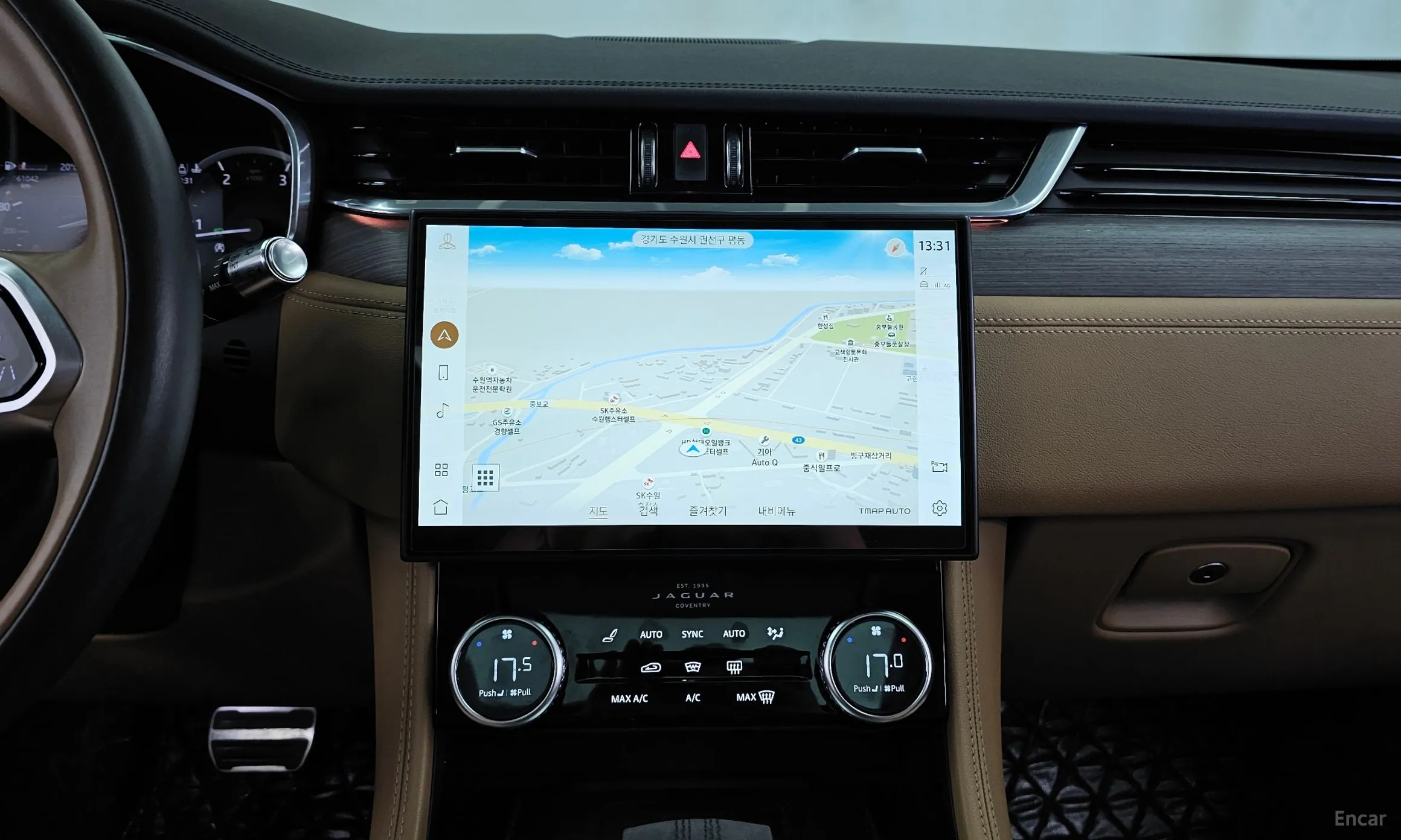 Jaguar F-PACE превью 14