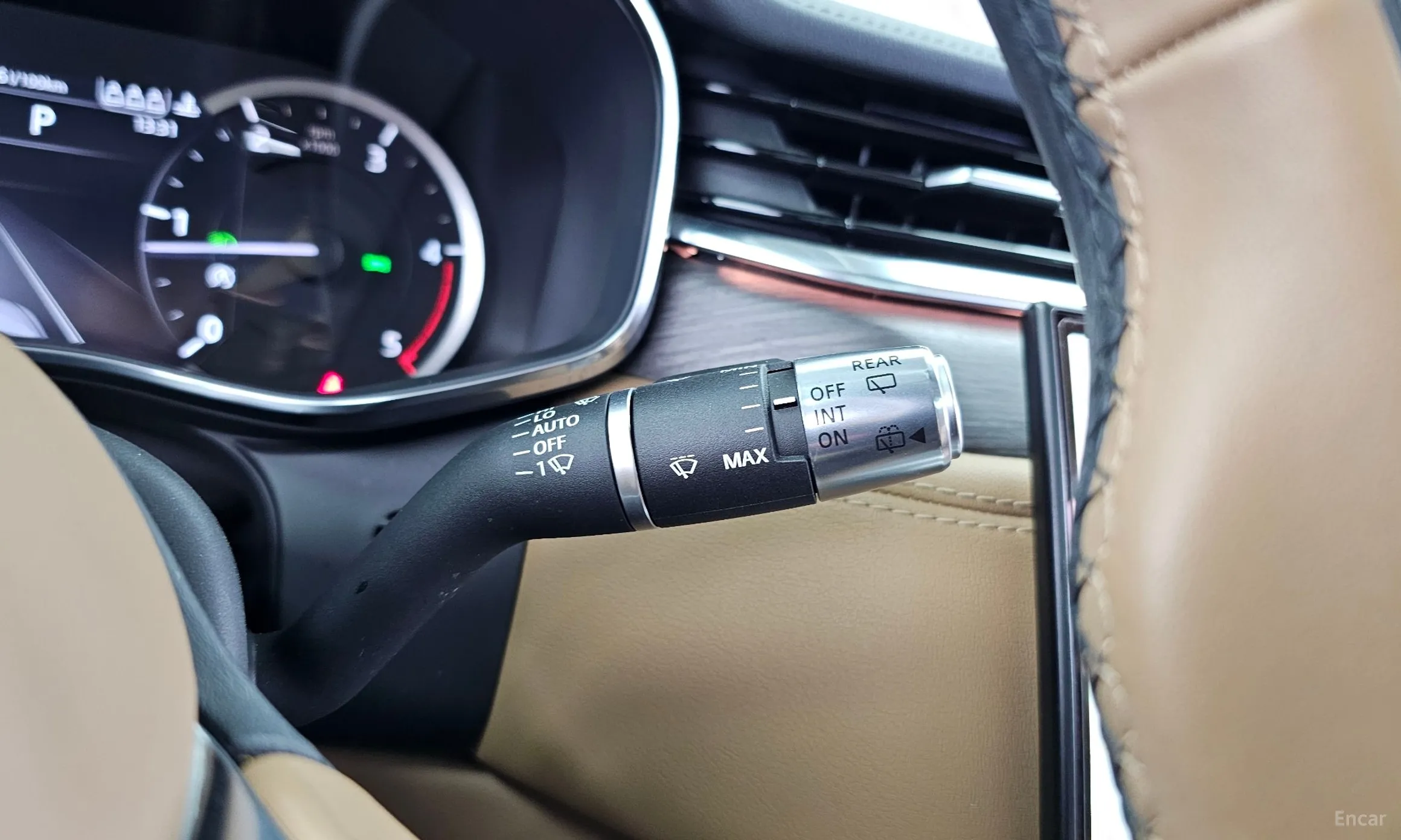 Jaguar F-PACE превью 18
