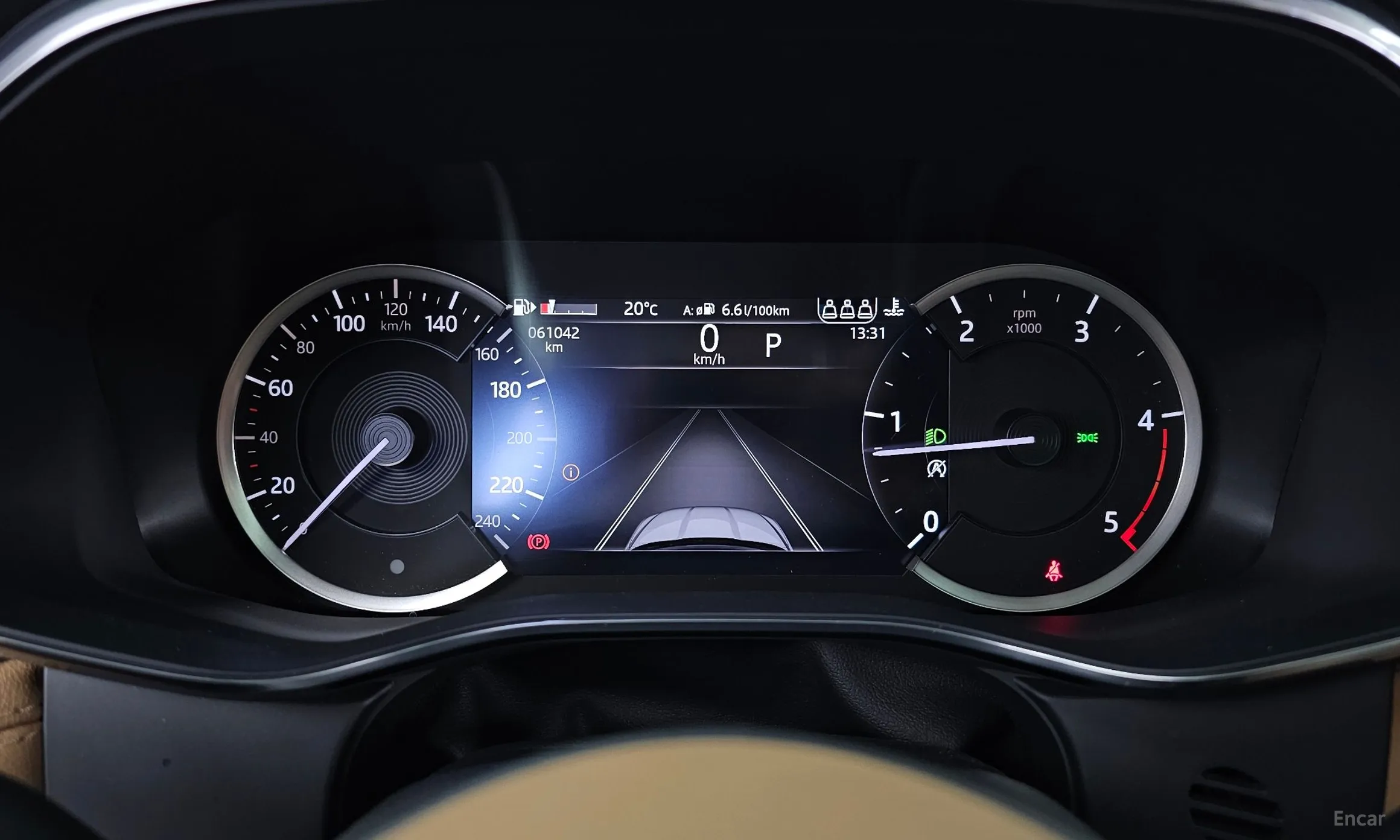 Jaguar F-PACE превью 8
