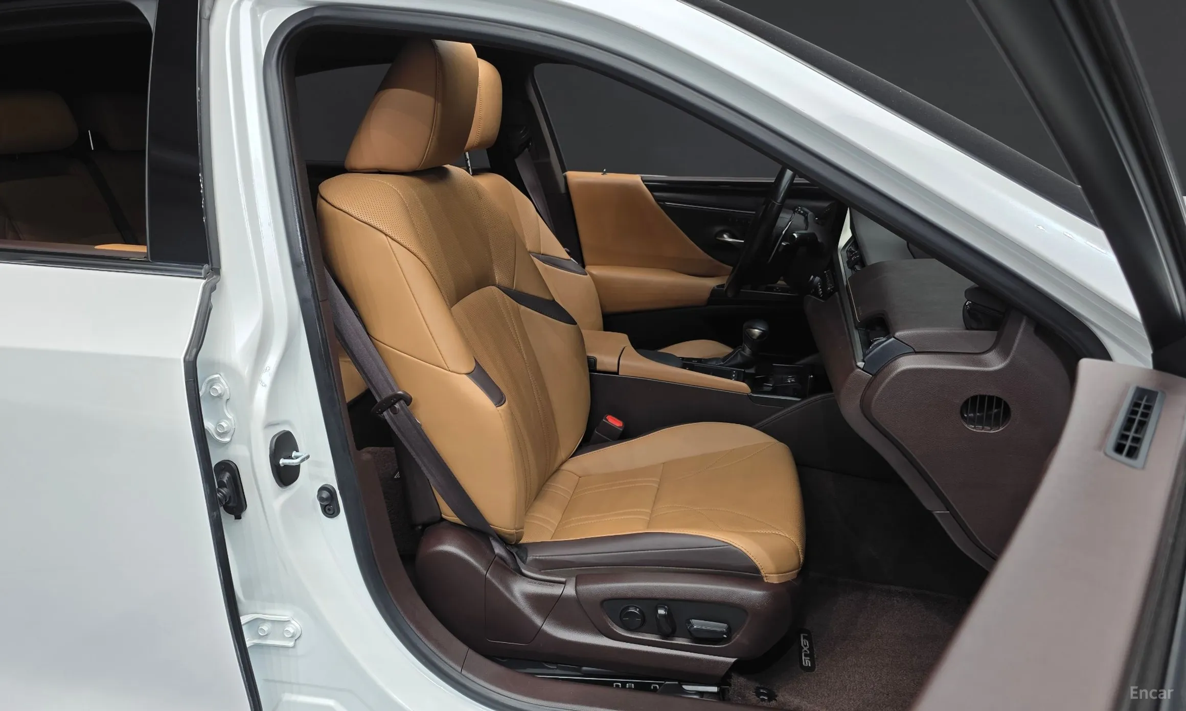 Lexus ES300h 7th Generation превью 12