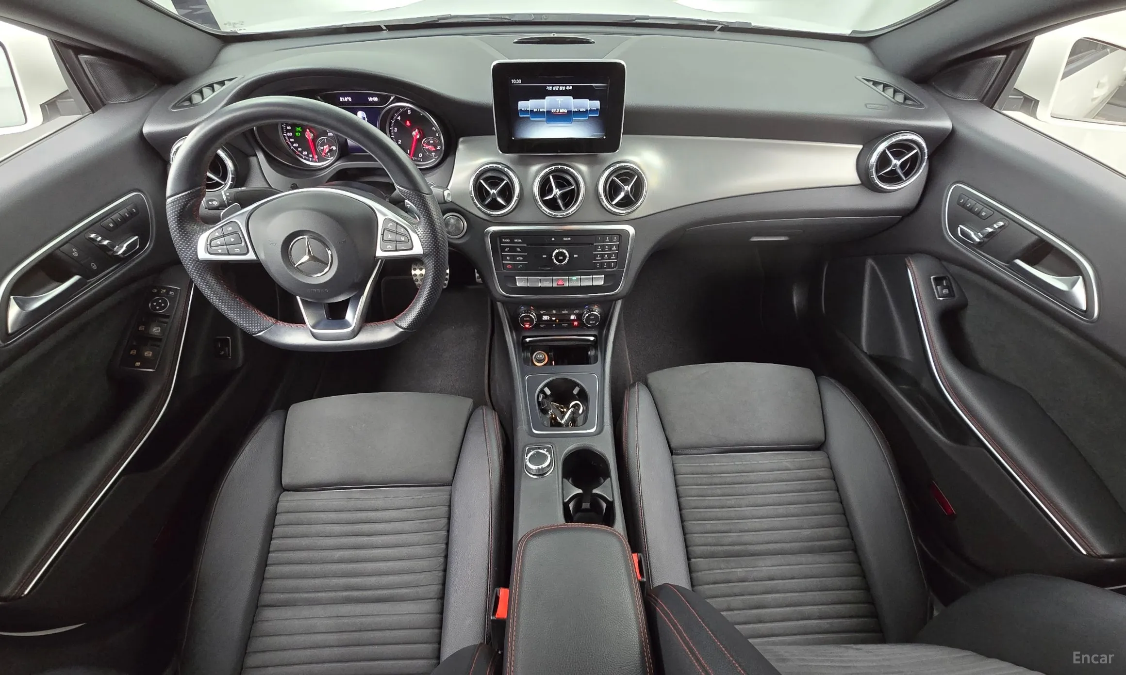 Mercedes Benz CLA-Class C117 превью 7