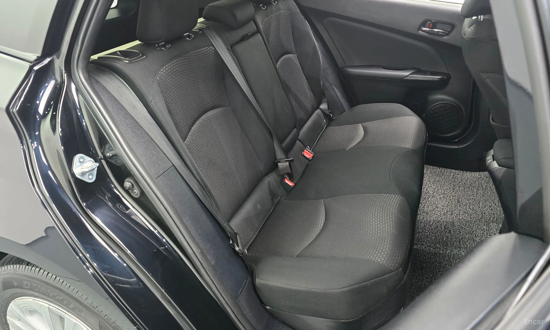 Toyota Prius 4th Generation превью 11