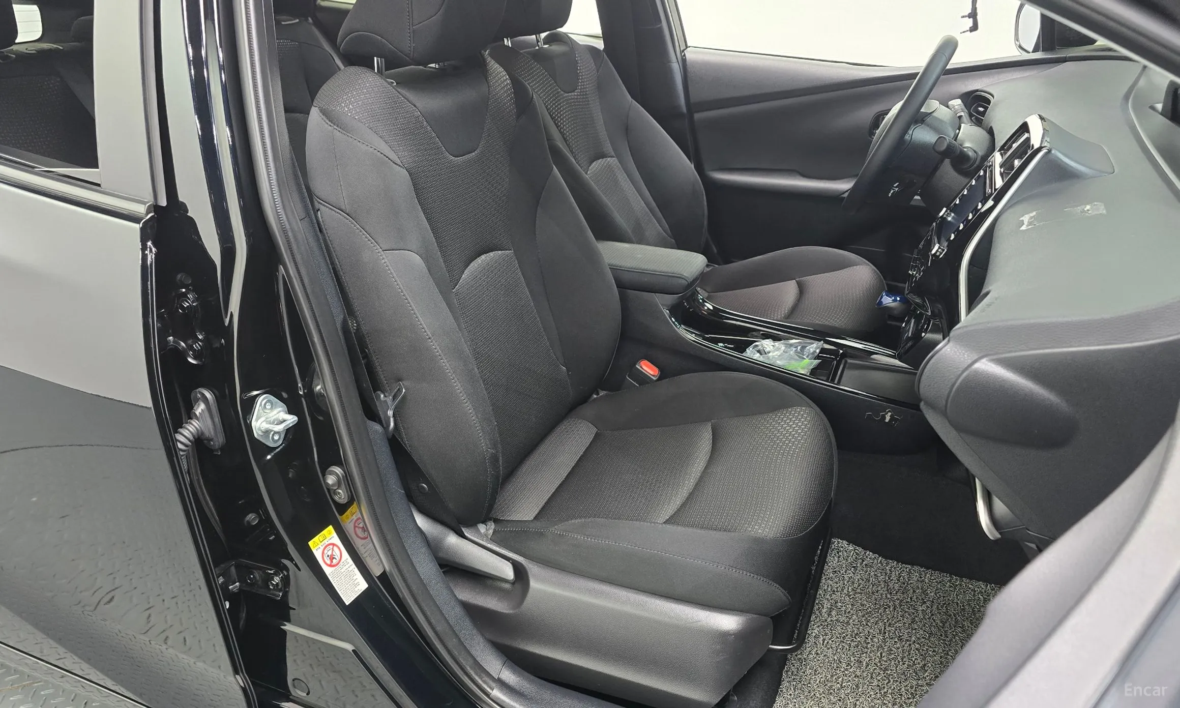 Toyota Prius 4th Generation превью 12